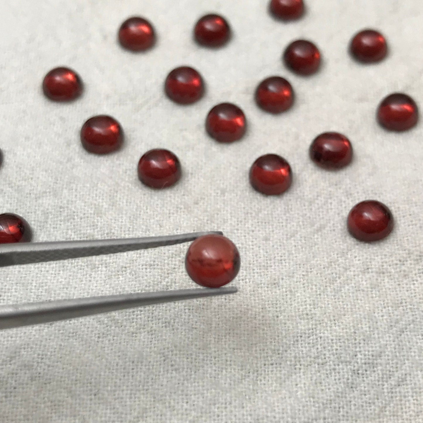 One 5mm Round Garnet Faceted Loose Stone, Cabochon Garnets, Red Flowing Gems Approx 0.70-90 ct Garnet