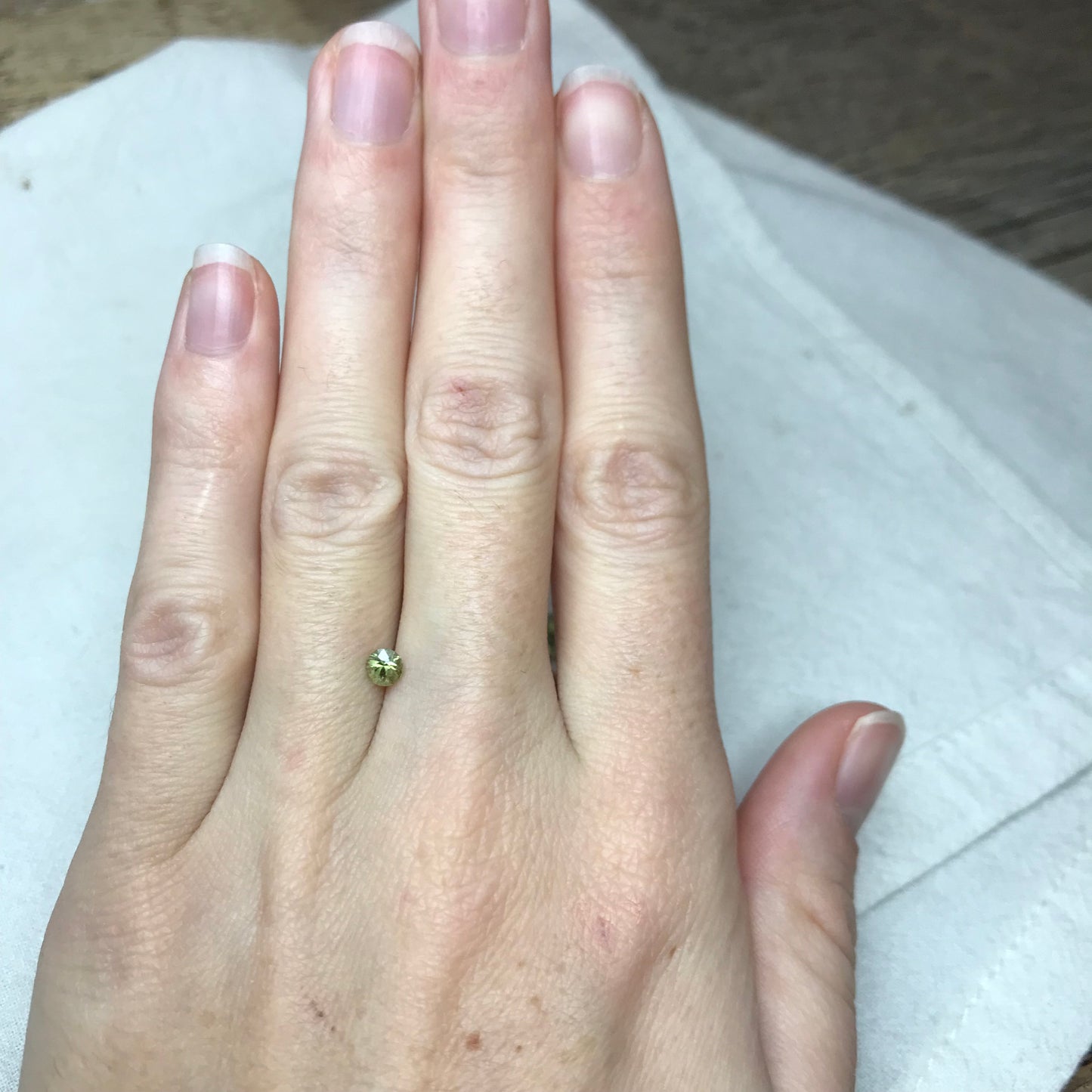 One-4mm Natural Demantoid Garnet Round Cut, 0.20-0.36 Carat, Faceted Loose Green Garnet, Andradite Garnet