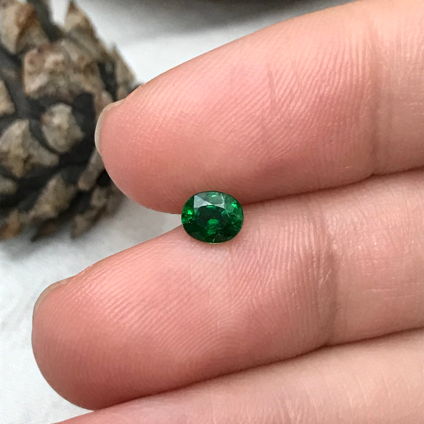 0.60 carat Natural Green Tsavorite Garnet 5.5x4.5mm Oval Cut, Faceted Loose Rich Green