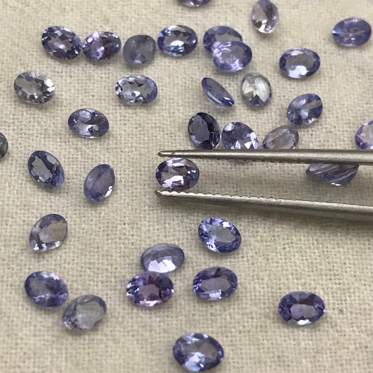 One 4x3mm Violet Tanzanite 0.155 carat average Oval Cut, Faceted Loose Gemstone, Natural Tanzanite, Zoisite