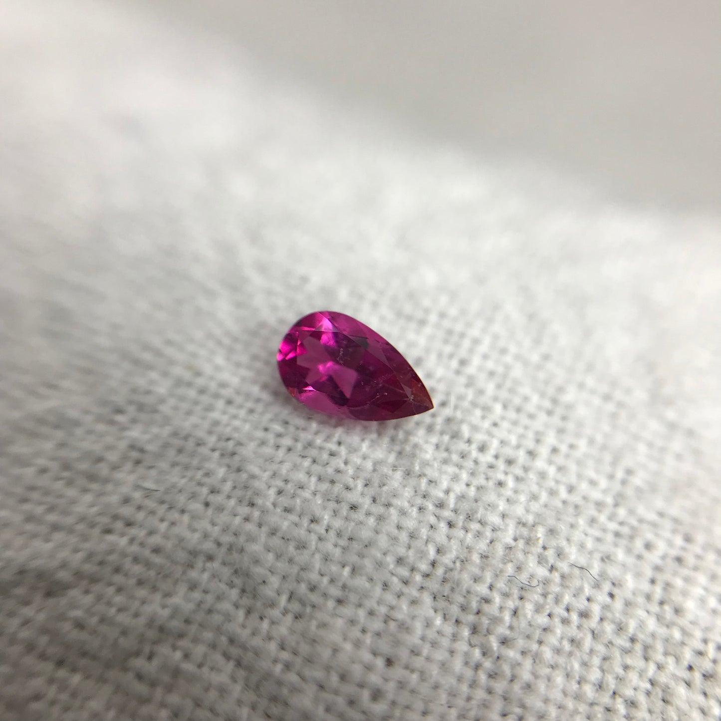 0.10 ct Red Beryl 4.4x2.6mm Pear Cut, Natural Utah Red Beryl, Faceted Bixbite, VS! Rare Gemstone 4.5x2.5mm