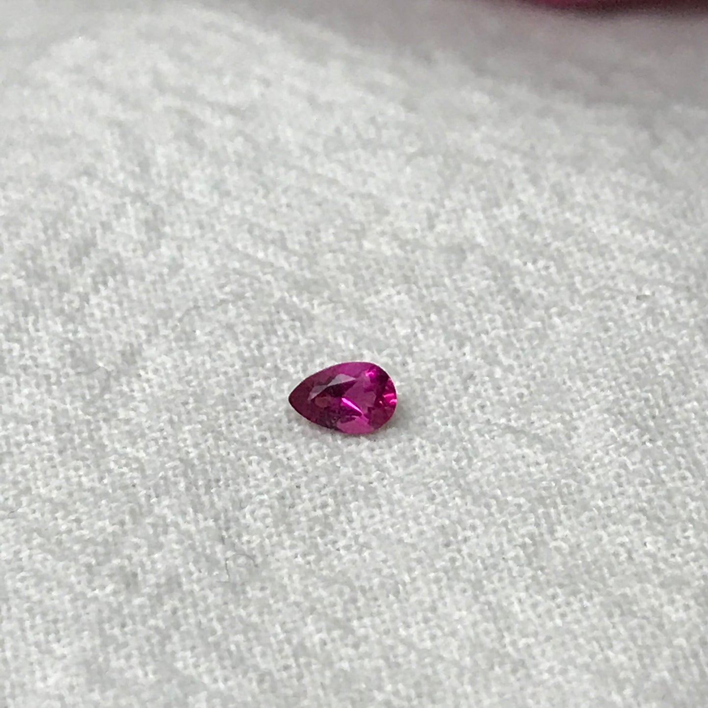 0.11 ct Red Beryl 4x2.6mm Pear Cut, Natural Utah Red Beryl, Faceted Bixbite, VS! Rare Gemstone