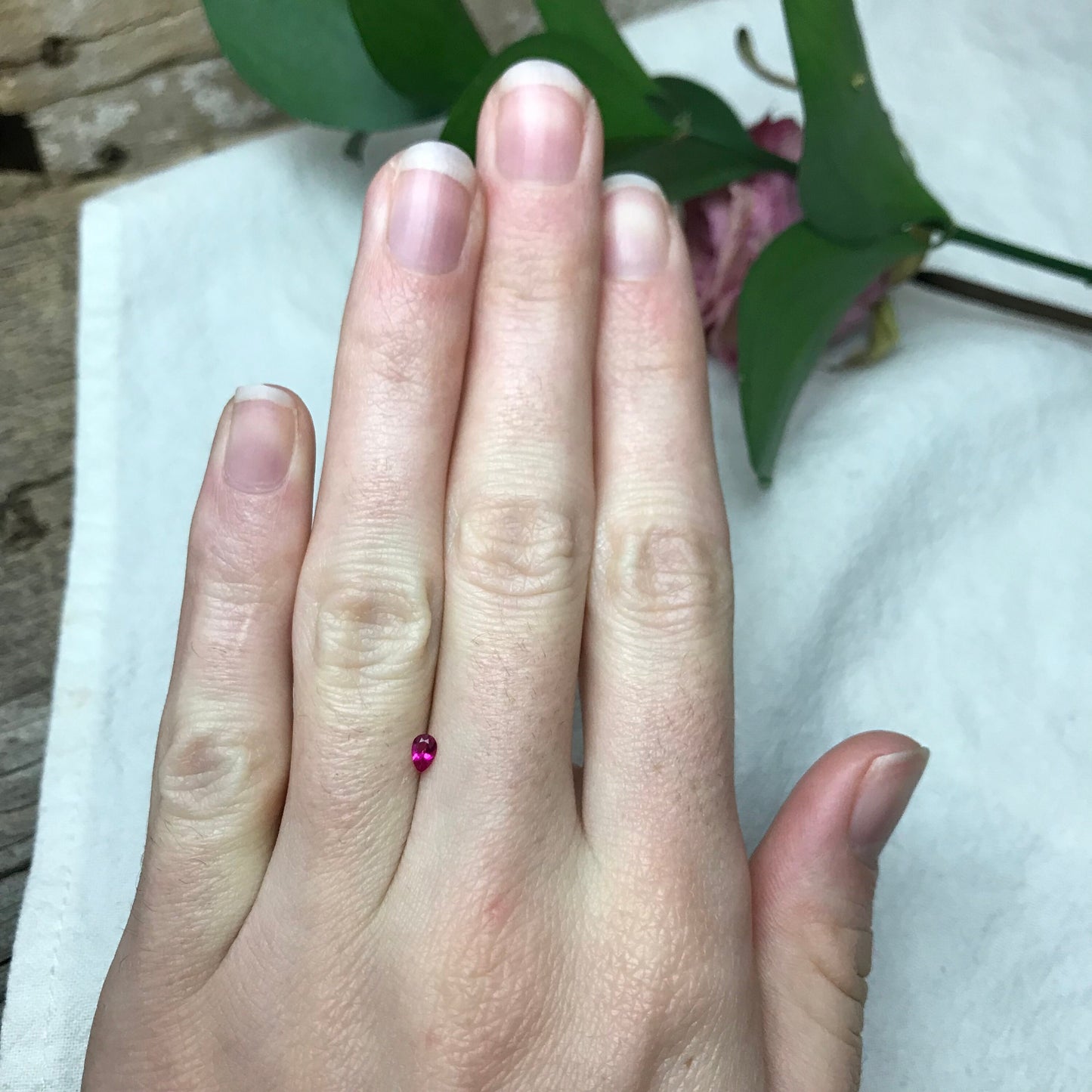 0.11 ct Red Beryl 4x2.6mm Pear Cut, Natural Utah Red Beryl, Faceted Bixbite, VS! Rare Gemstone