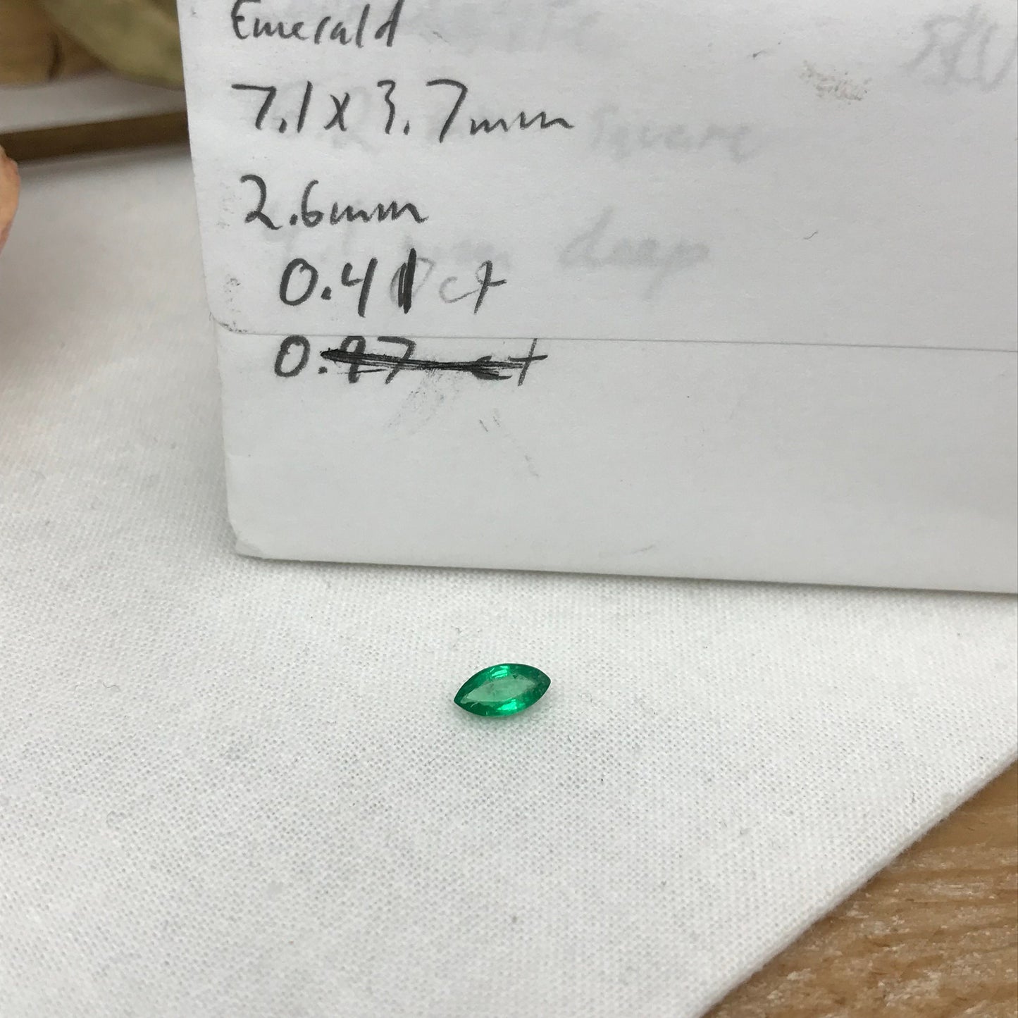0.41 carat Natural Green Emerald 7x3.7mm Marquise Cut Loose Gem, Faceted Gemstone, Flowing Gems