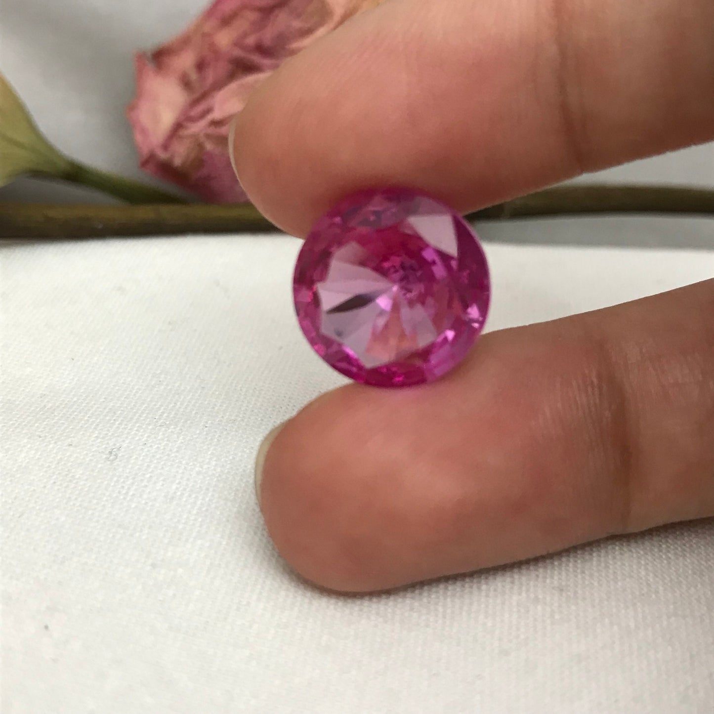 11 Carat Pink Lab Created Sapphire 13.7mm Round Cut, Loose Faceted Gemstone