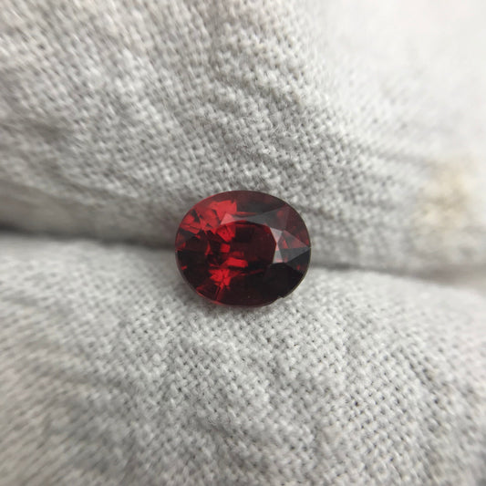 Natural Pyrope Garnet, 1 Carat, 6.2x5.3mm Oval cut Deep Red Garnet, Faceted Oval Cut Red Garnet