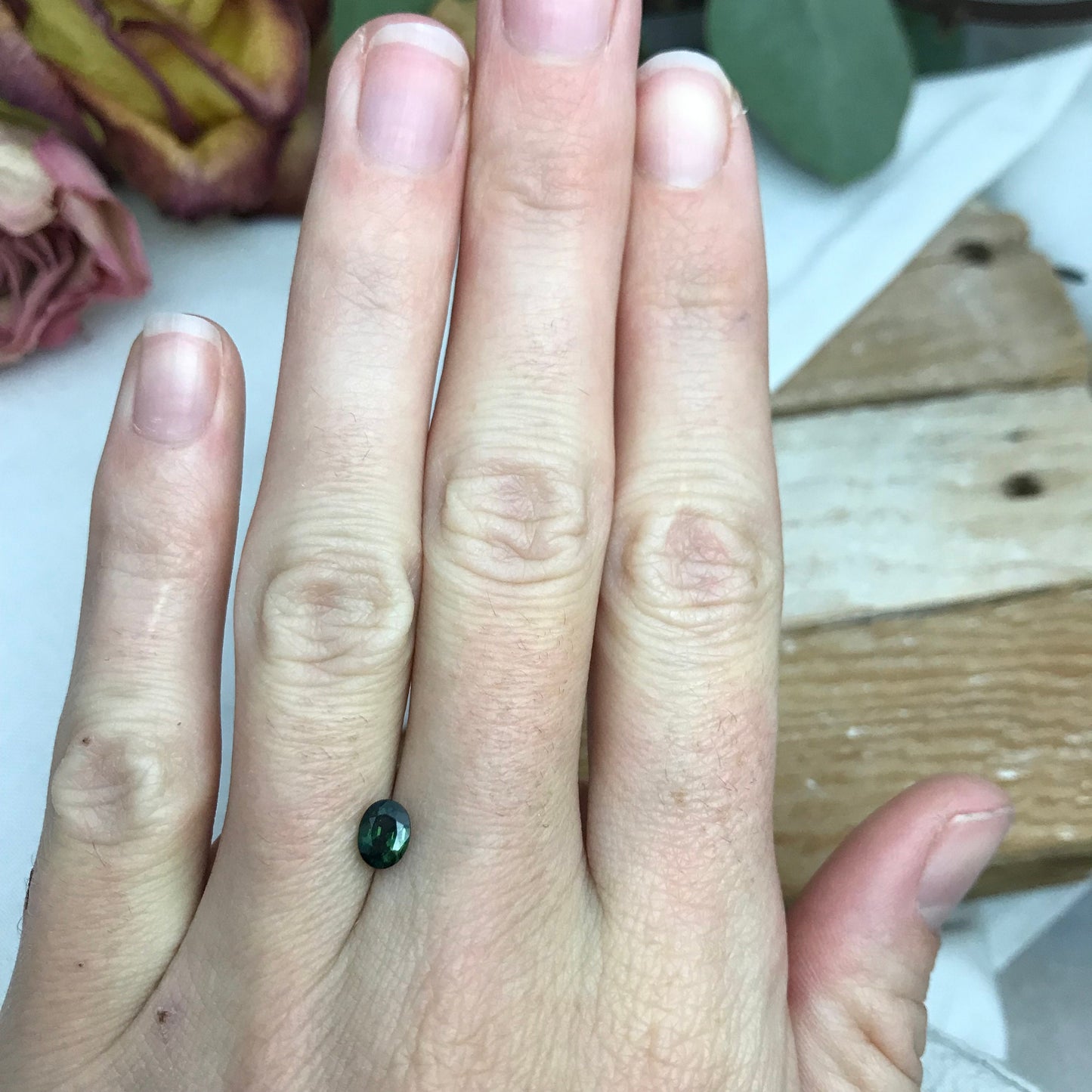 0.67 carat Natural Green Sapphire Oval Approx. 5x4.5mm