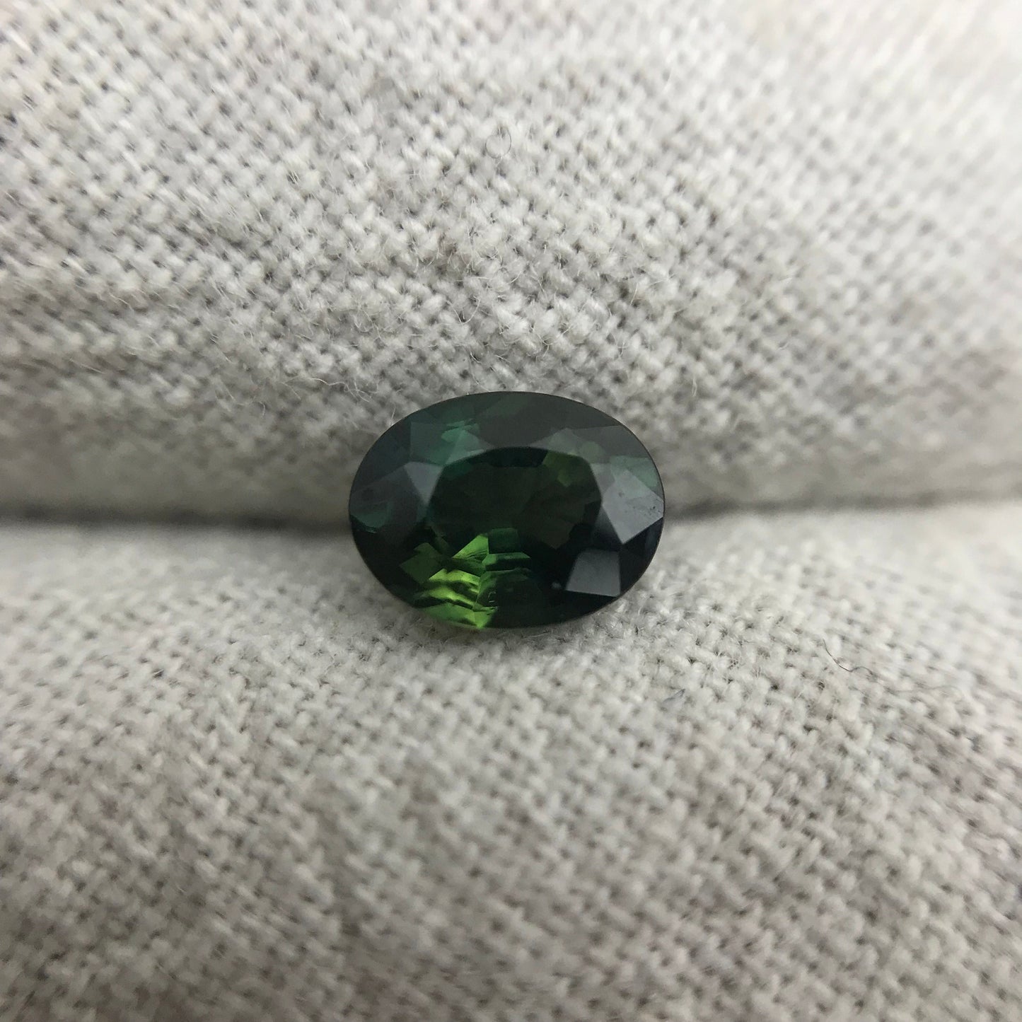 0.67 carat Natural Green Sapphire Oval Approx. 5x4.5mm