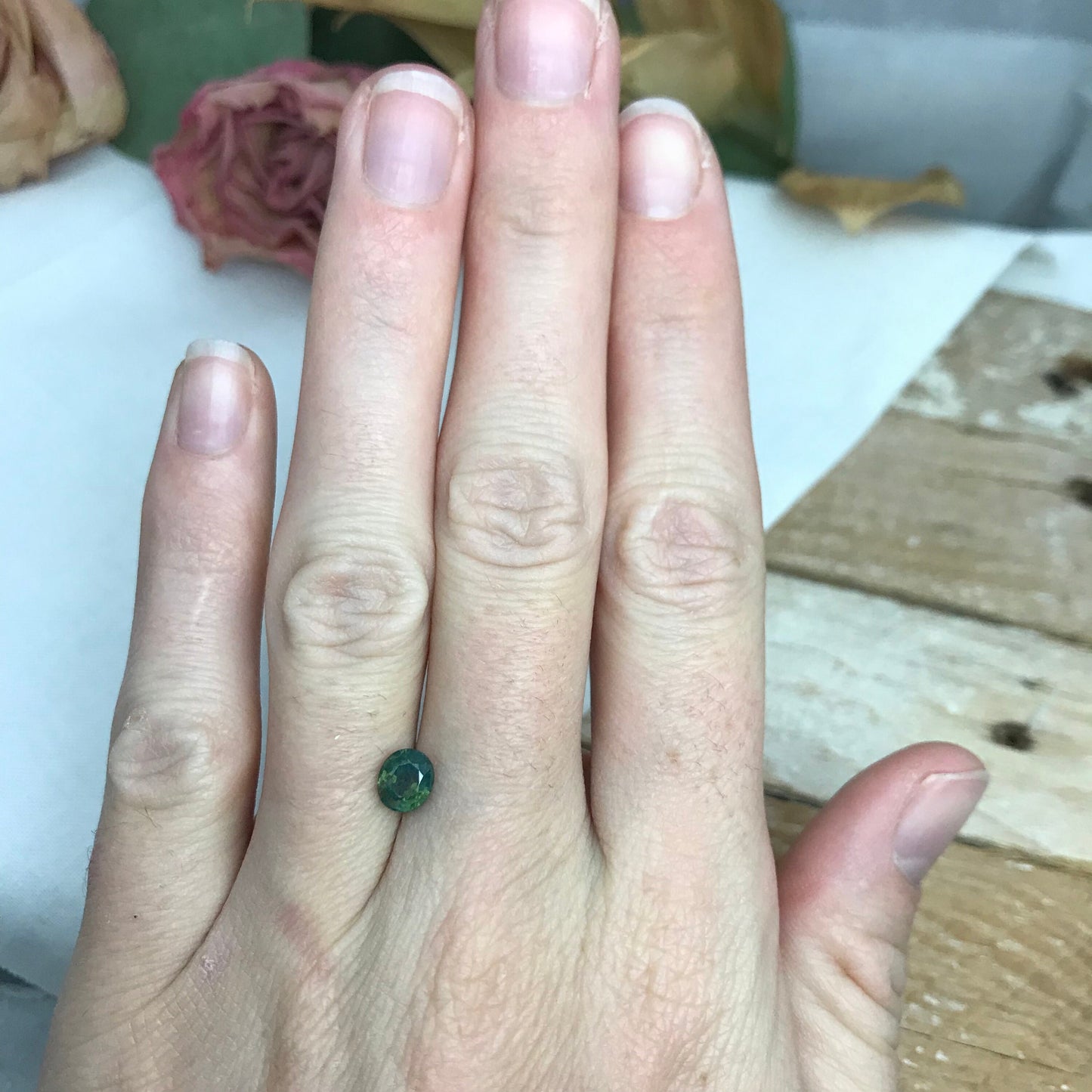 1 carat Unheated Green Sapphire 6.x5.24mm Oval Cut, Faceted Loose Gemstone, Australia