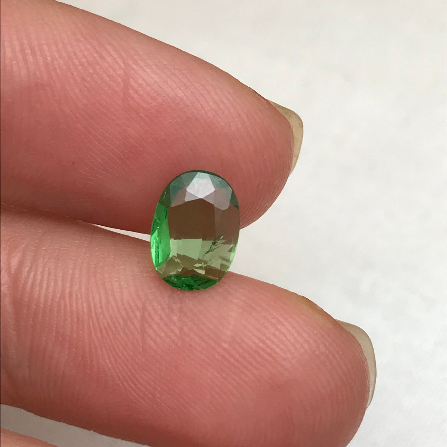 0.97 carat Natural Green Tsavorite Garnet 8.5x6mm Faceted Oval Loose Gem Green Garnet, Shallow cut