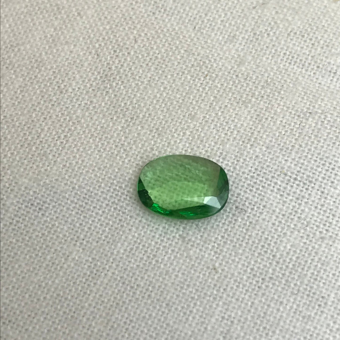 0.97 carat Natural Green Tsavorite Garnet 8.5x6mm Faceted Oval Loose Gem Green Garnet, Shallow cut