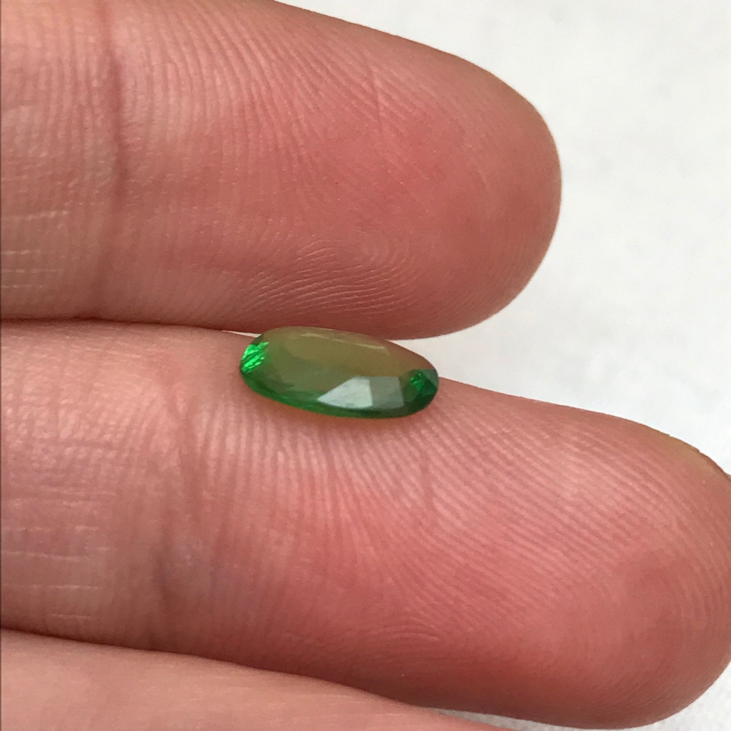 0.97 carat Natural Green Tsavorite Garnet 8.5x6mm Faceted Oval Loose Gem Green Garnet, Shallow cut