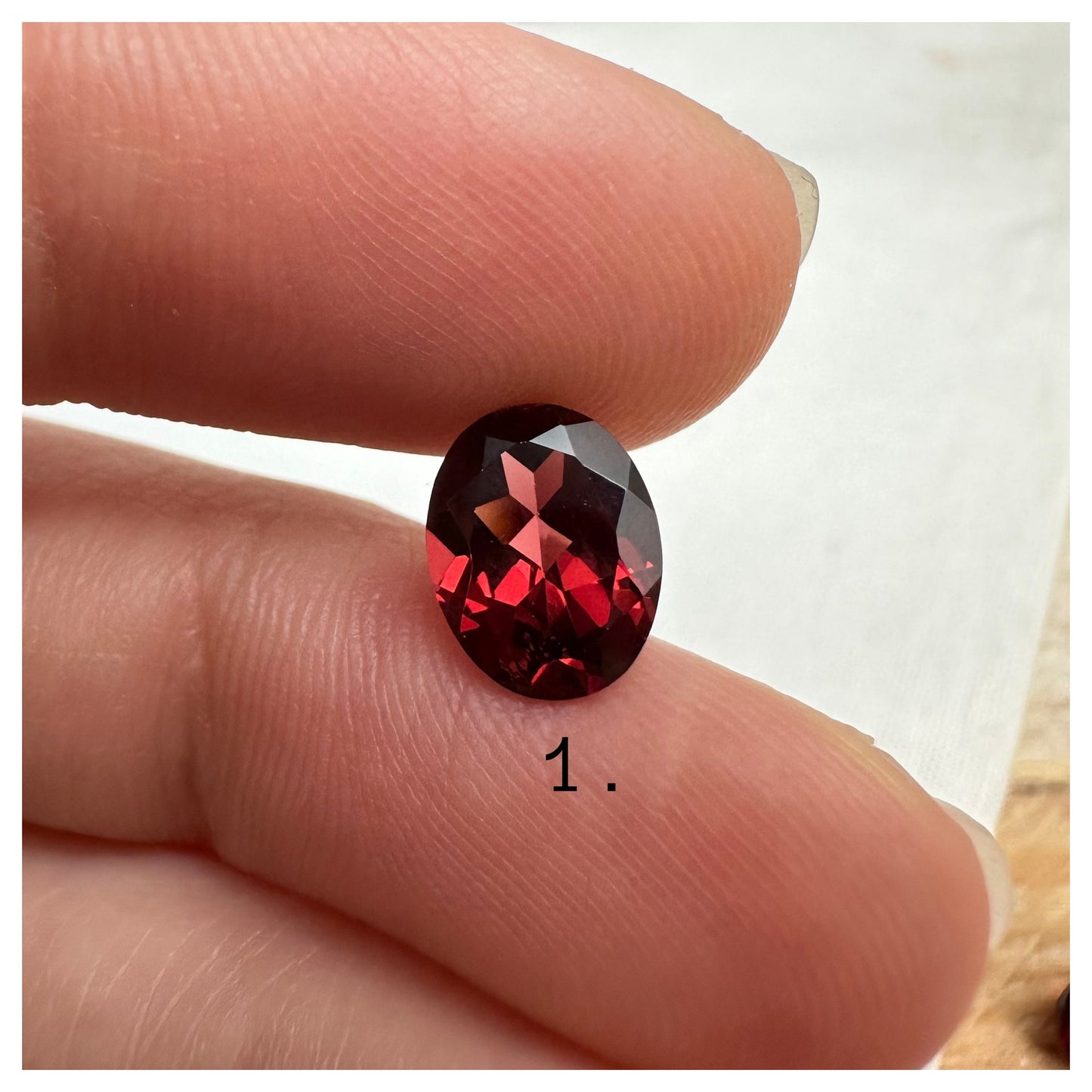 Pick-One Garnet 9x7mm Oval Cut Faceted Loose Stones Unmounted Gemstone Red Flowing Gems Approx 2.09-2.32 Garnet