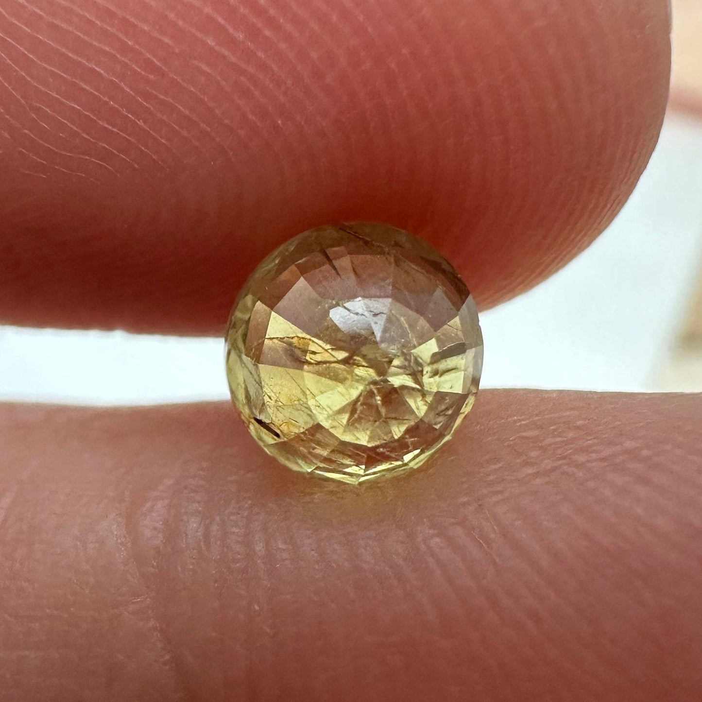 1.39 Carat Yellow Sapphire 6mm Round