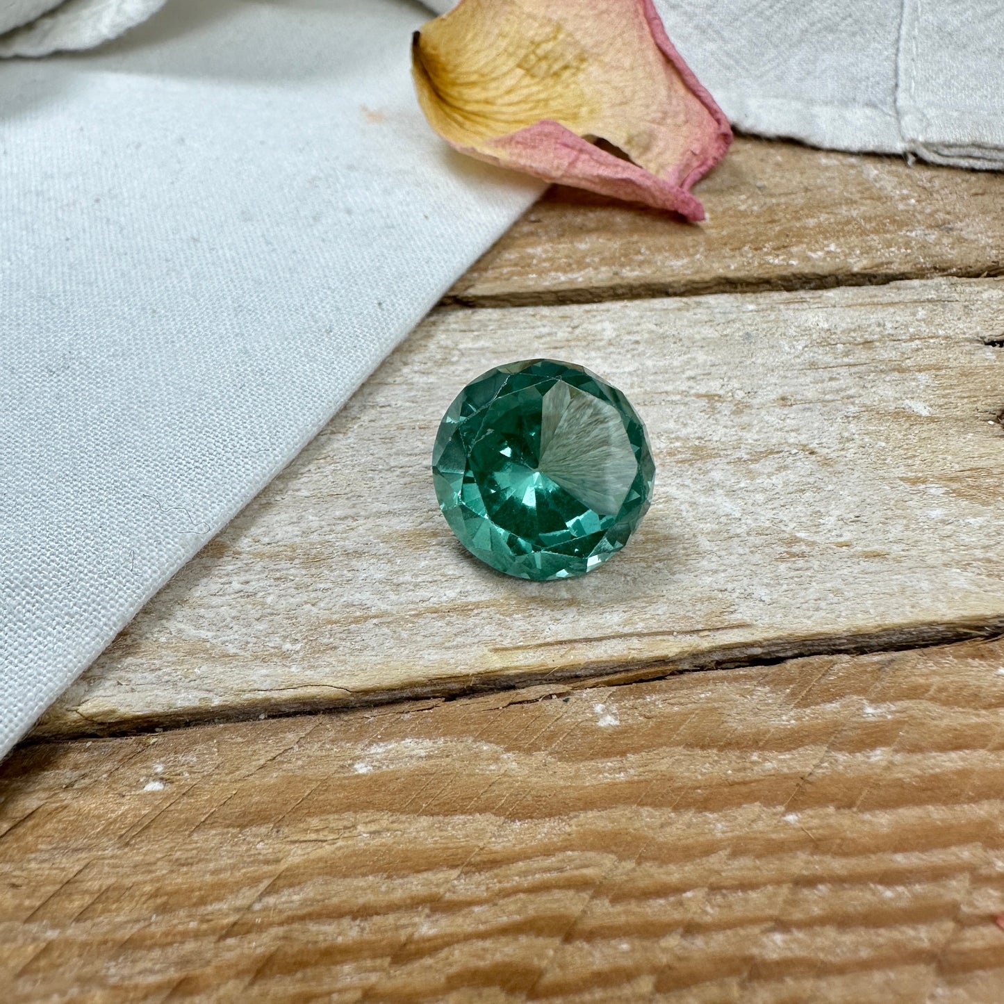 16 carat Green Lab Created Spinel 15.5mm Round Cut Man Made Spinel Cheap Loose, Mint Green Gem - Synthetic Spinel
