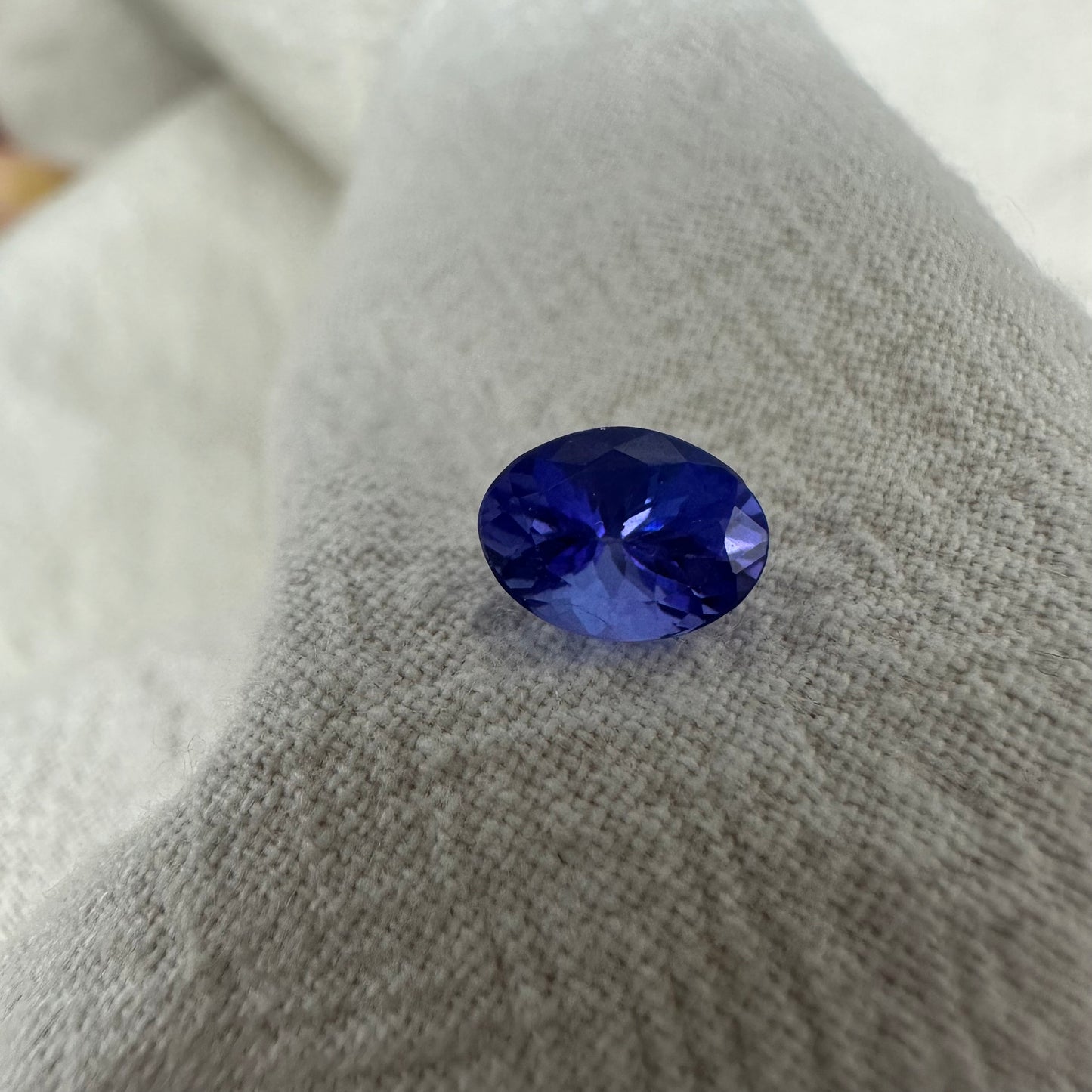 1.13 Carat Tanzanite 7.4x5.5mm Oval Cut, Bluish Violet
