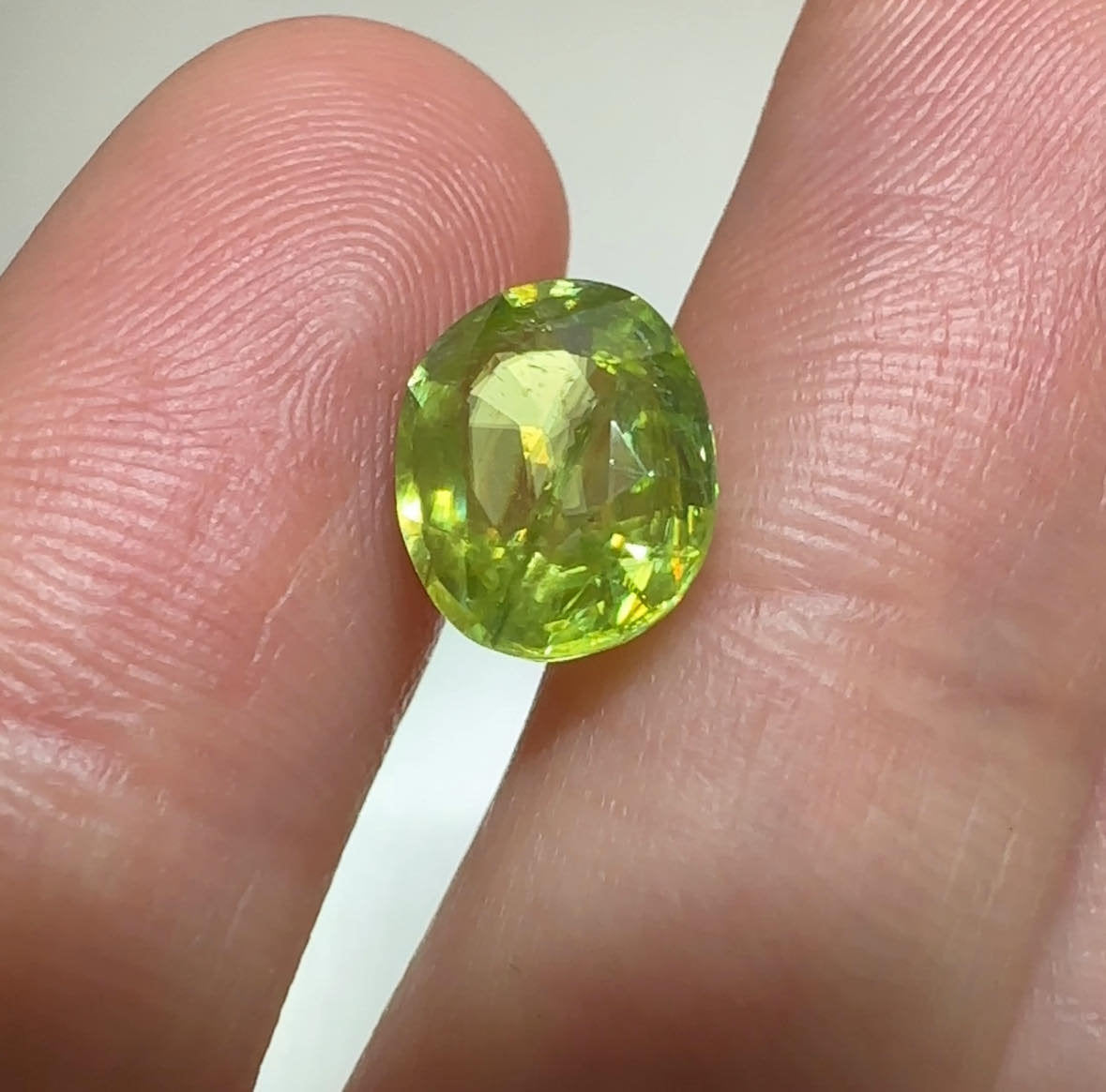 10x8mm Yellow Green Sphene 2.87 Ct, Oval Cut, Natural Sphene, Faceted Loose Titanite with Fire