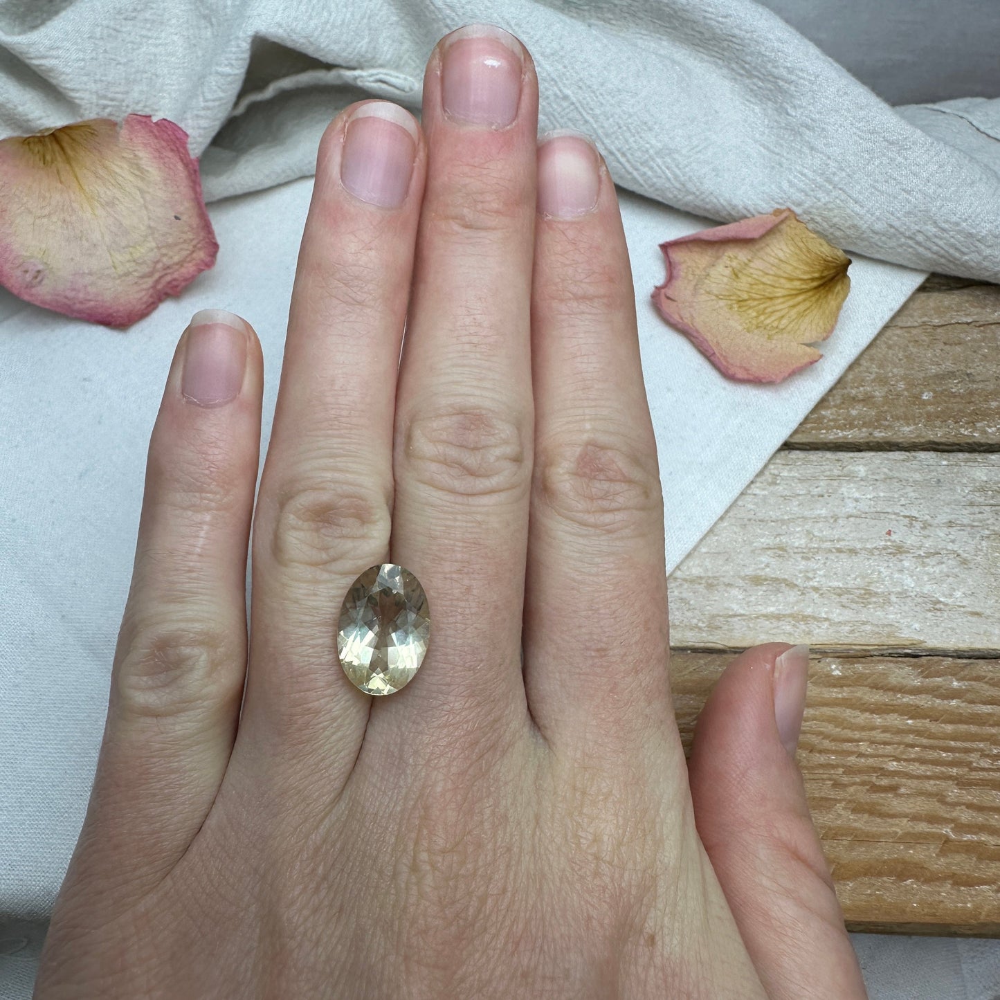 14x10mm Yellow Labradorite, Oval Cut Pale Sunstone, 4.77 Carat Loose Faceted Gemstone