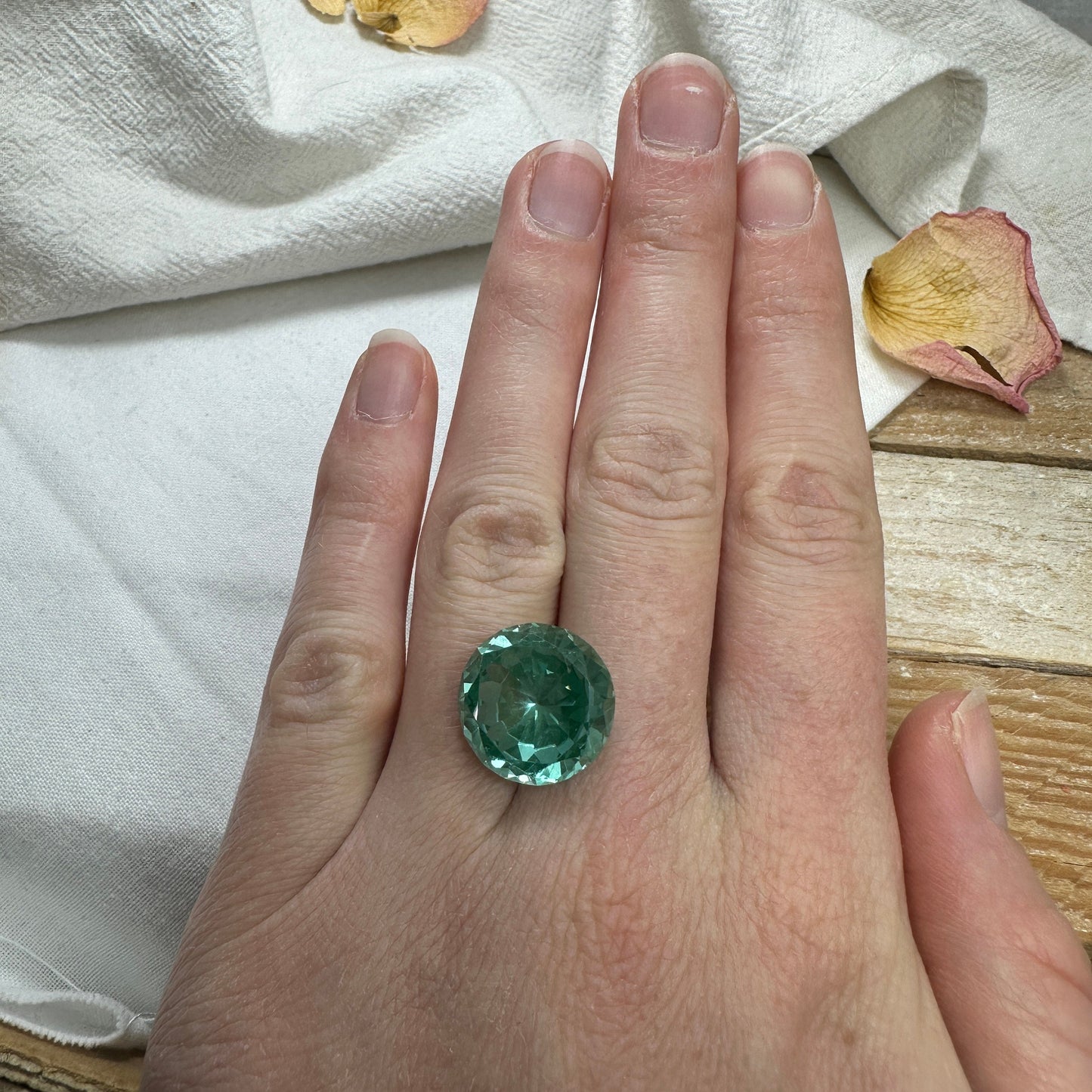 16 carat Green Lab Created Spinel 15.5mm Round Cut Man Made Spinel Cheap Loose, Mint Green Gem - Synthetic Spinel