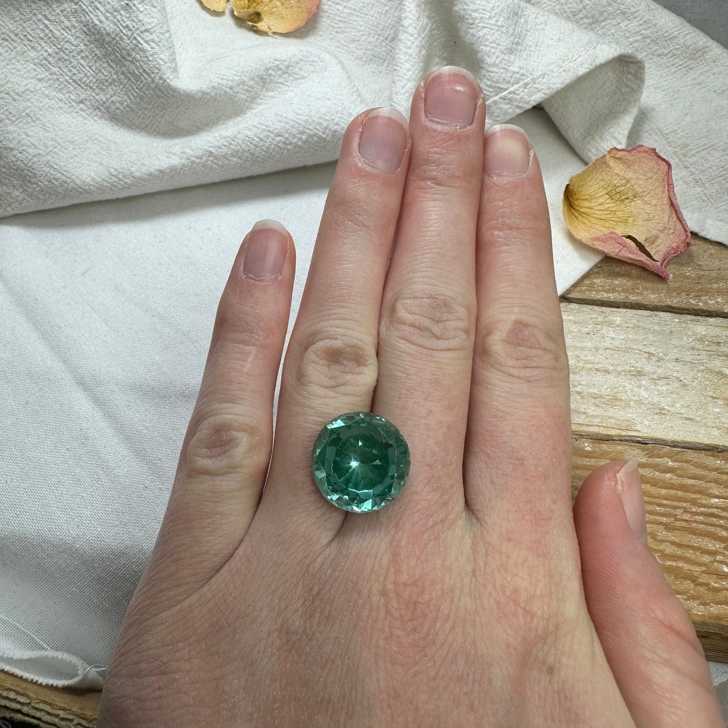 16 carat Green Lab Created Spinel 15.5mm Round Cut Man Made Spinel Cheap Loose, Mint Green Gem - Synthetic Spinel