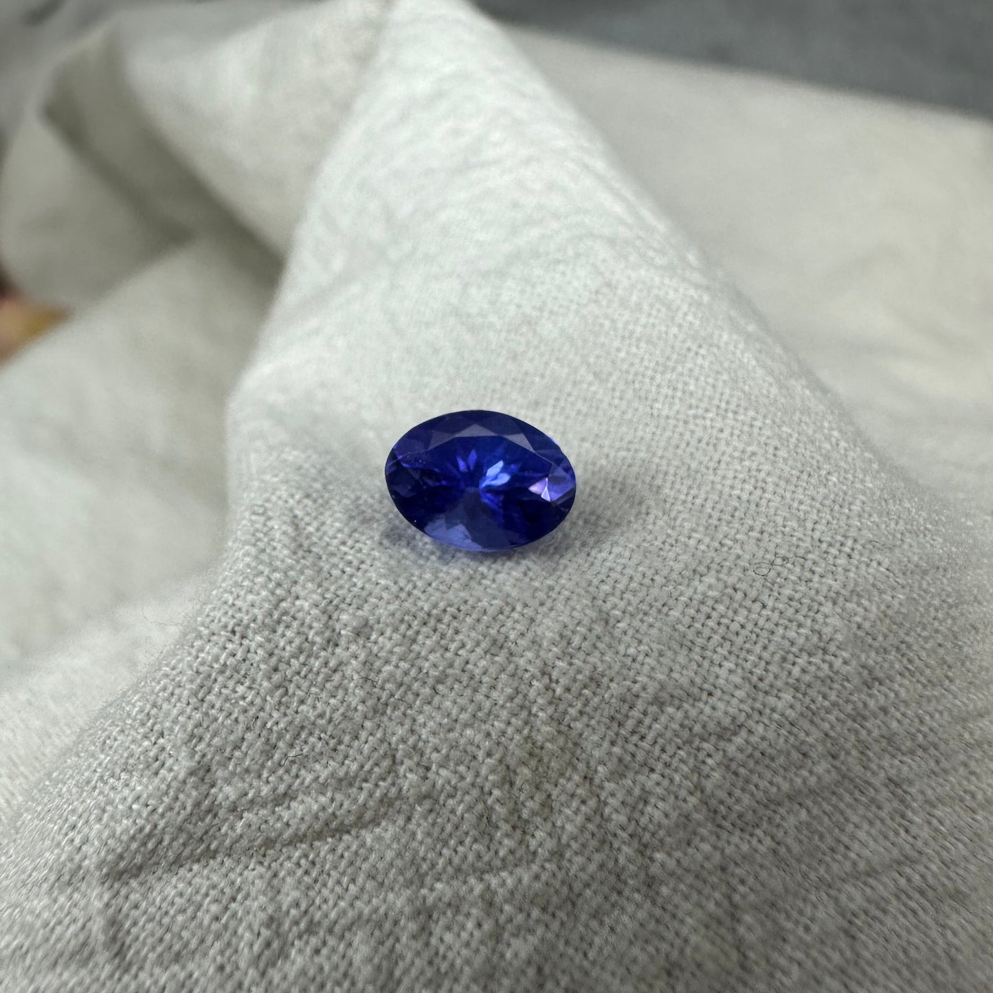 1.13 Carat Tanzanite 7.4x5.5mm Oval Cut, Bluish Violet