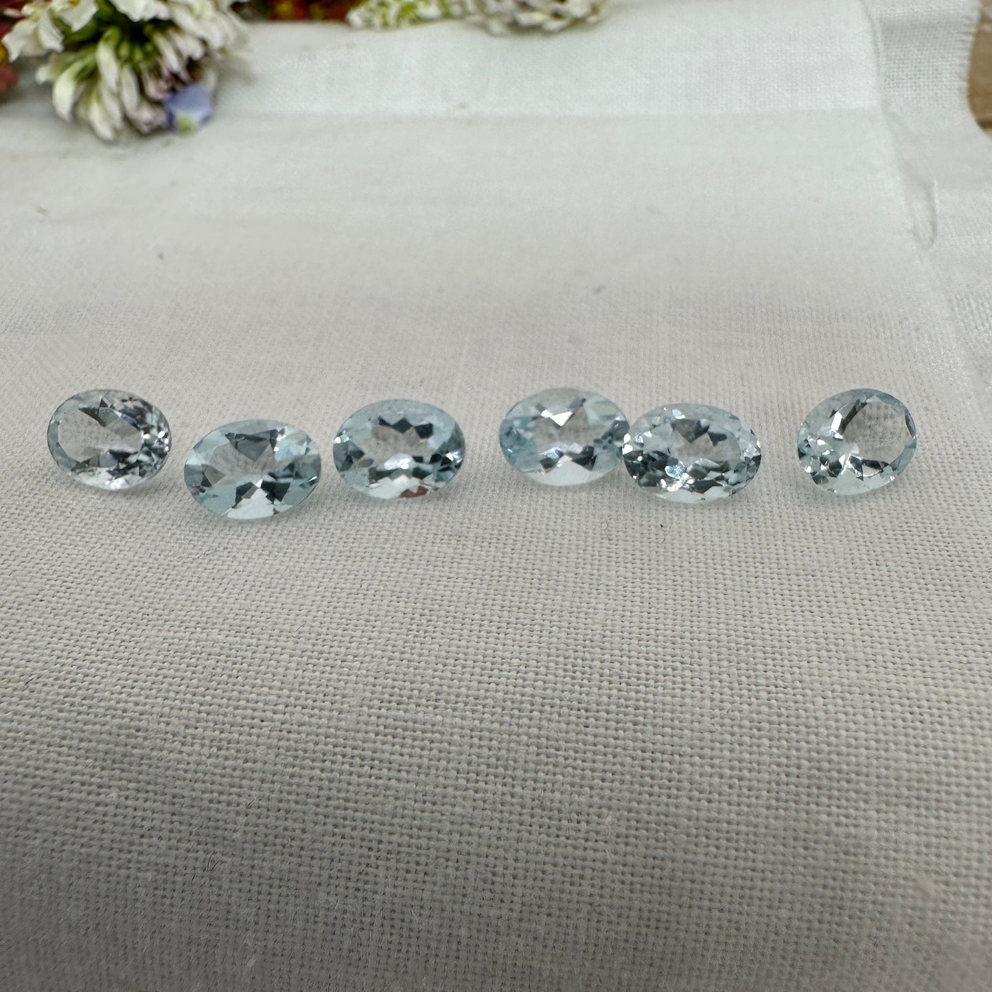 One 8x6mm light Blue Aquamarine Oval Cut, Faceted Loose Beryl
