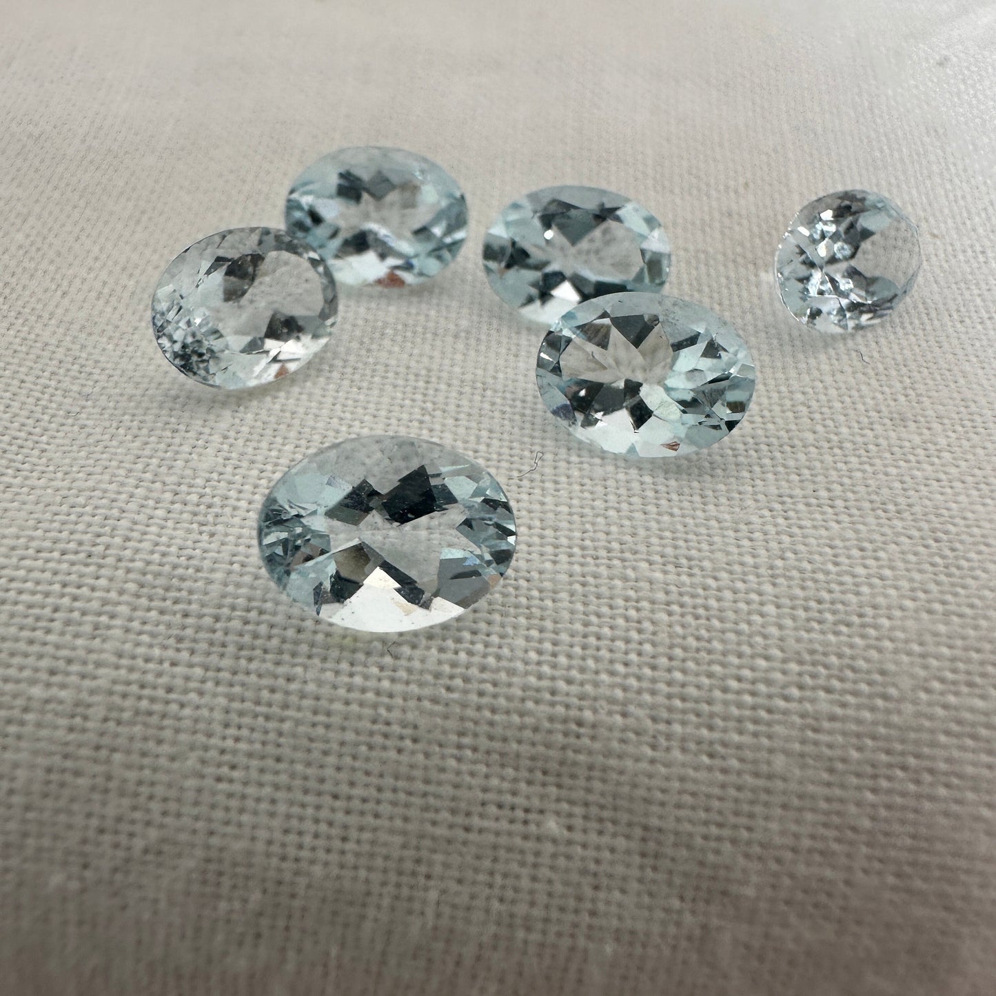 One 8x6mm light Blue Aquamarine Oval Cut, Faceted Loose Beryl