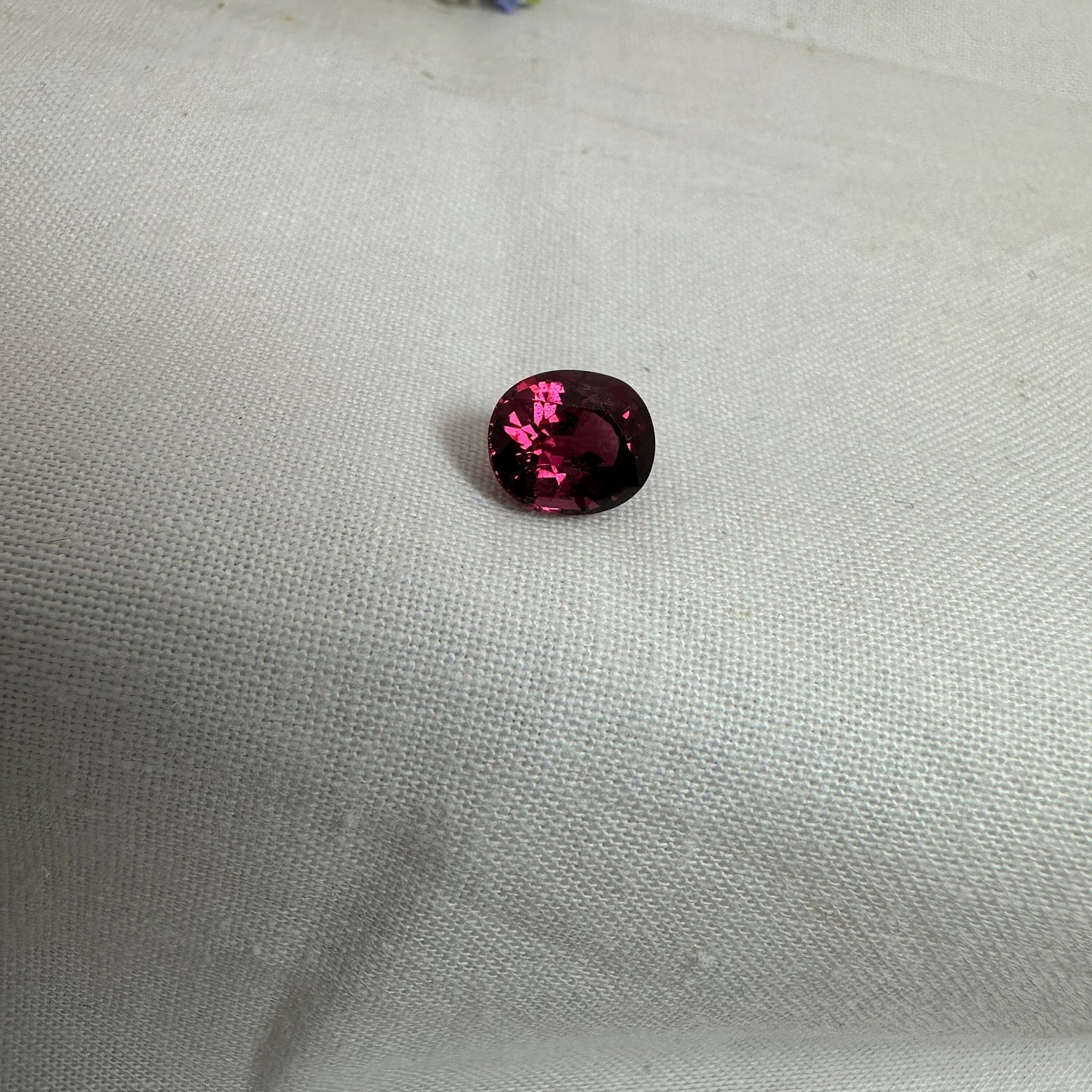 Pretty Rhodolite Garnet 2.8 Carat 8.6x7.4mm Oval Cut, Facet Loose Purple Garnet