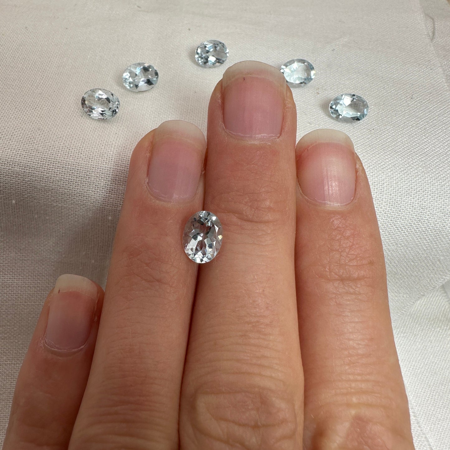 One 8x6mm light Blue Aquamarine Oval Cut, Faceted Loose Beryl