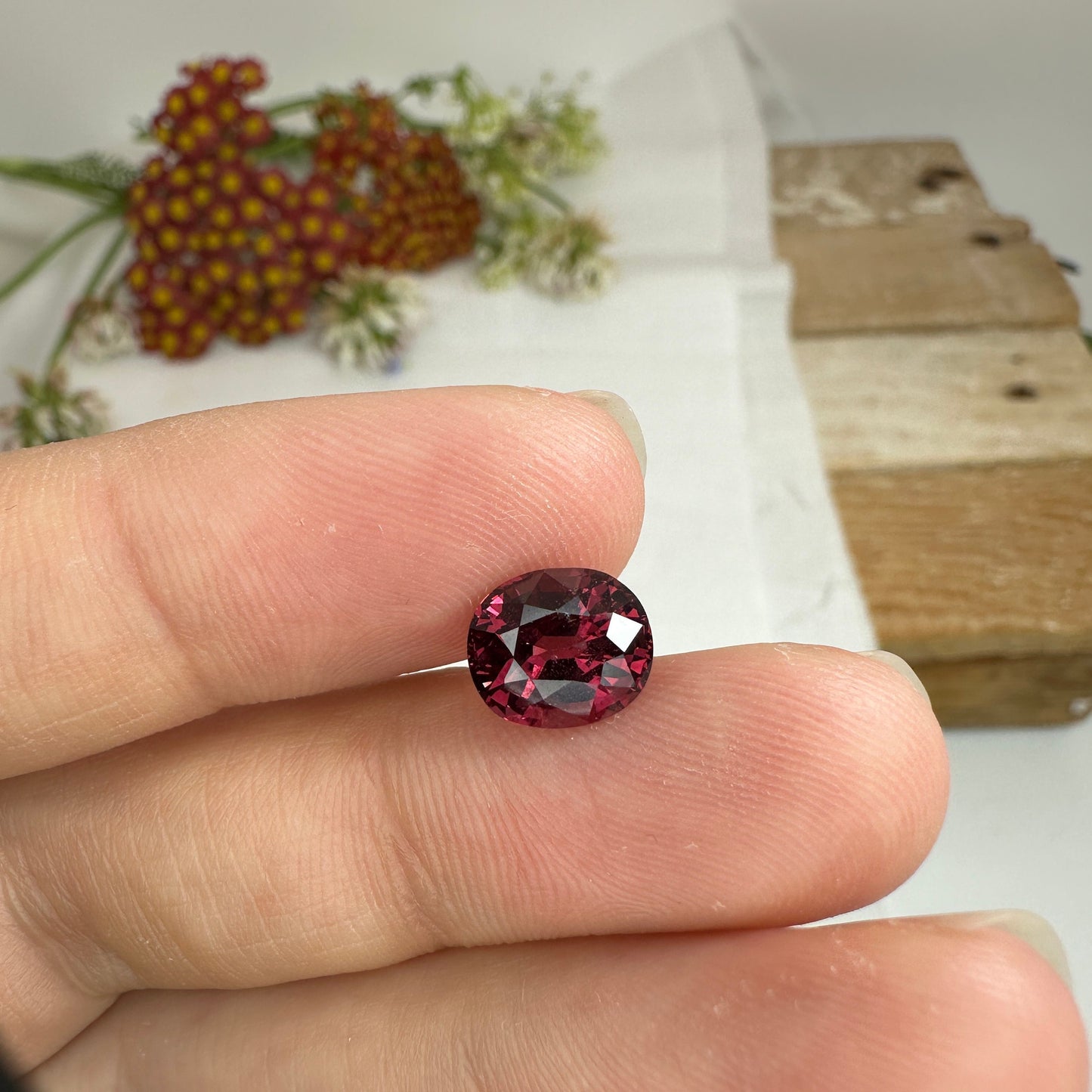 Pretty Rhodolite Garnet 2.8 Carat 8.6x7.4mm Oval Cut, Facet Loose Purple Garnet