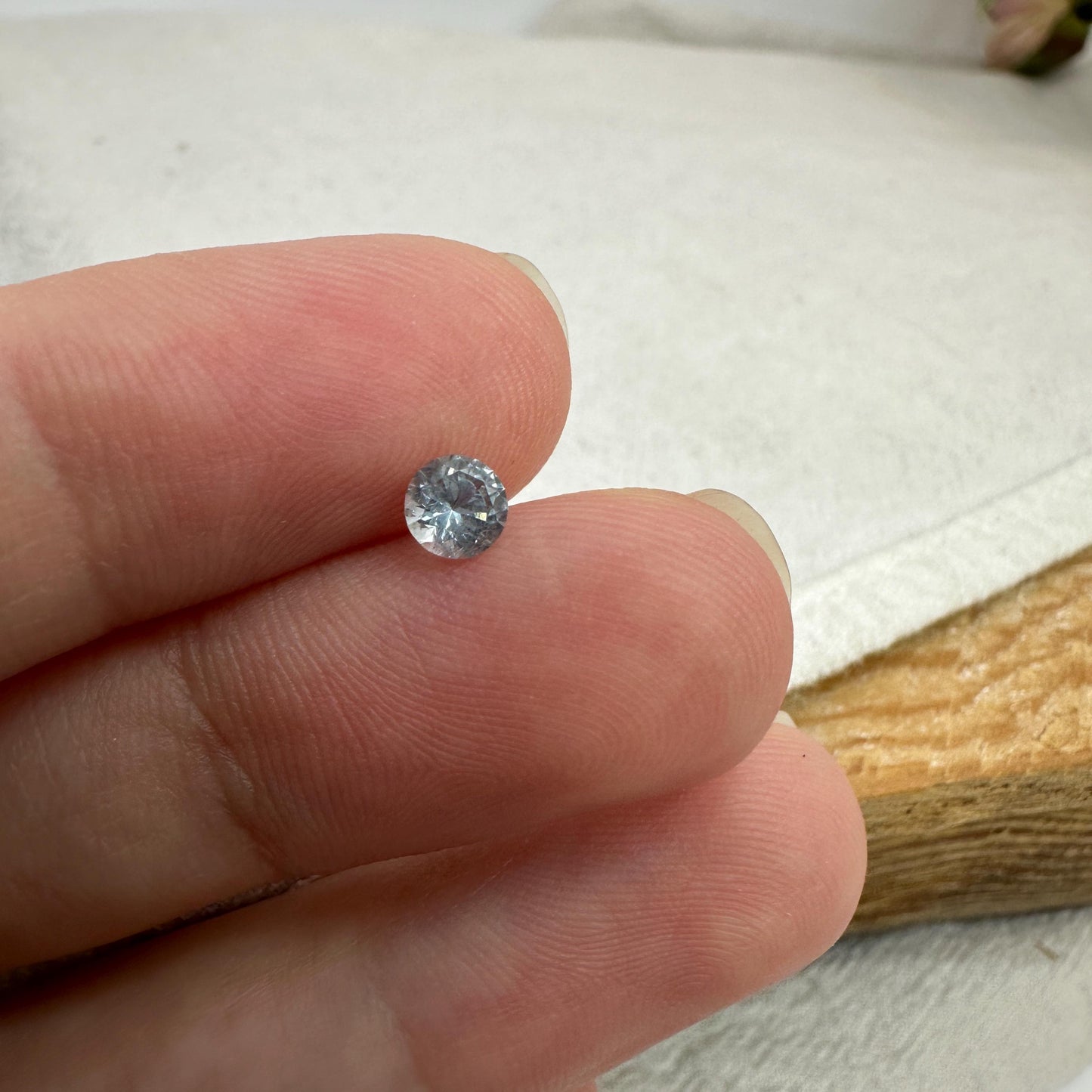 0.41 Carat Light Blue Montana Sapphire 4.35mm Round Cut, Natural Unheated Faceted Loose