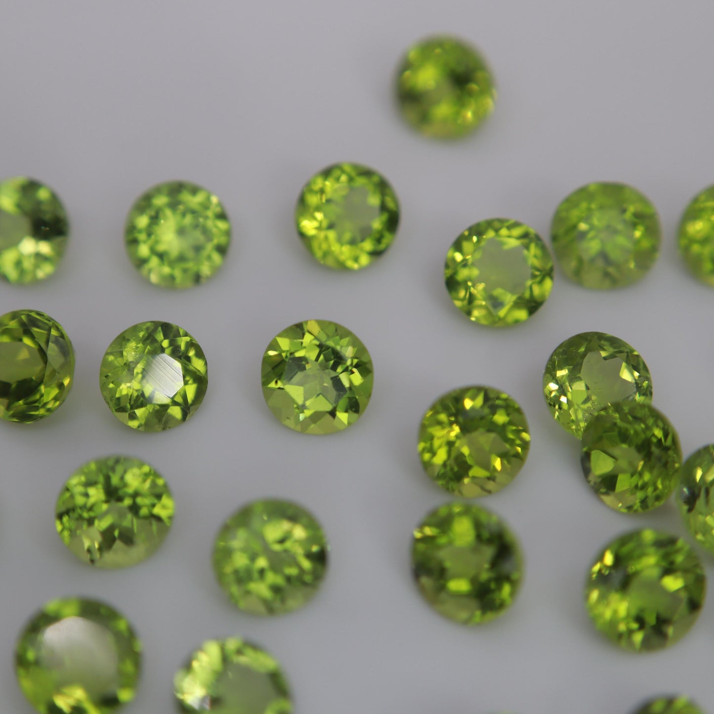 One 6mm Round Peridot, Faceted Loose Green Peridot