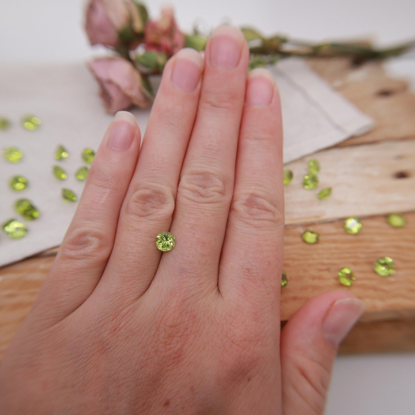 One 6mm Round Peridot, Faceted Loose Green Peridot