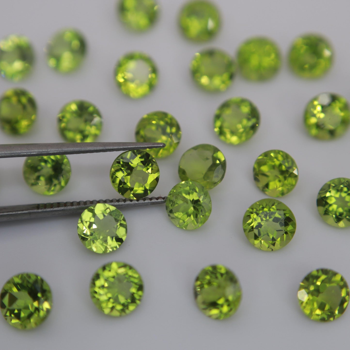 One 6mm Round Peridot, Faceted Loose Green Peridot