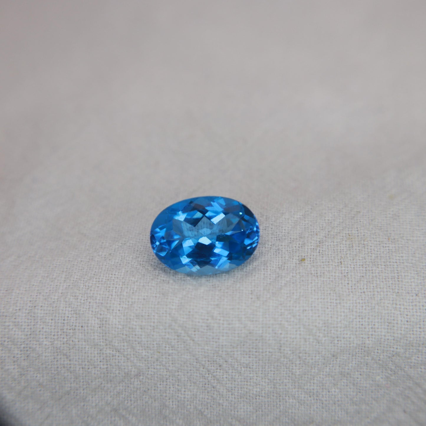 14.2x10.1mm Blue Topaz 7.63 carat Oval Cut, Faceted Loose Gemstone