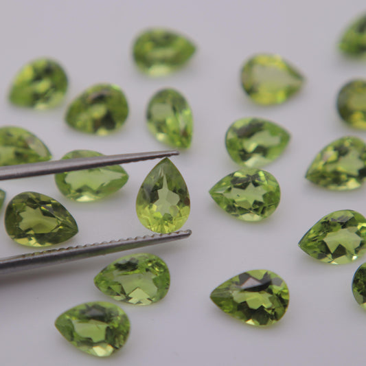 One 7x5mm Peridot Pear Cut, Faceted Loose Green Peridot