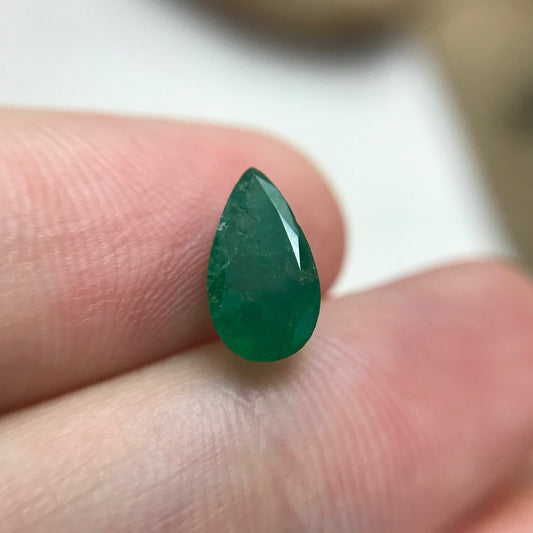 1.53 carat Natural Emerald 9.8x5.4mmPear cut, Faceted Loose Green Emerald, 10x5.5mm