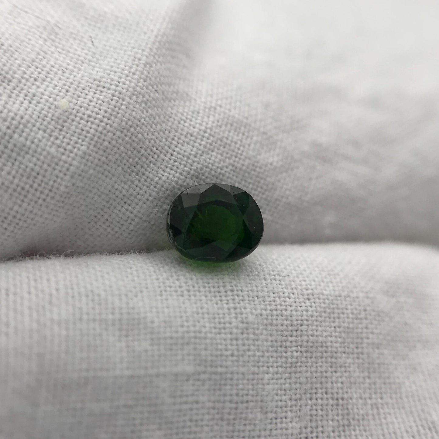Green Diopside 1.08 carat, Oval Cut 6x5mm loose Gemstone Faceted Natural  Gem