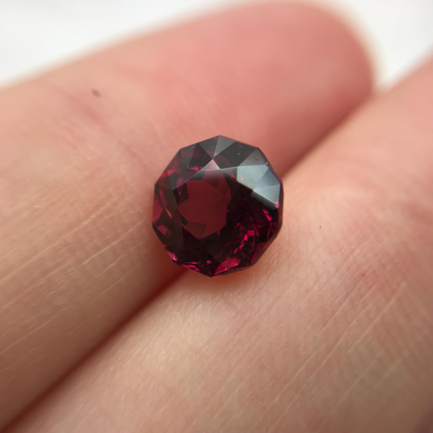 Pretty Rhodolite Garnet 2.39 Carat 7.5mm roun Octagon Cut, Facet Loose  Garnet
