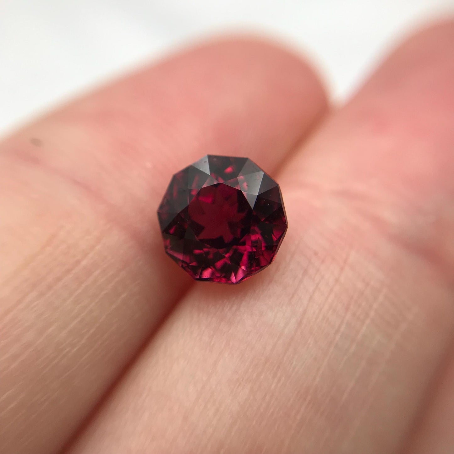 Pretty Rhodolite Garnet 2.39 Carat 7.5mm roun Octagon Cut, Facet Loose  Garnet