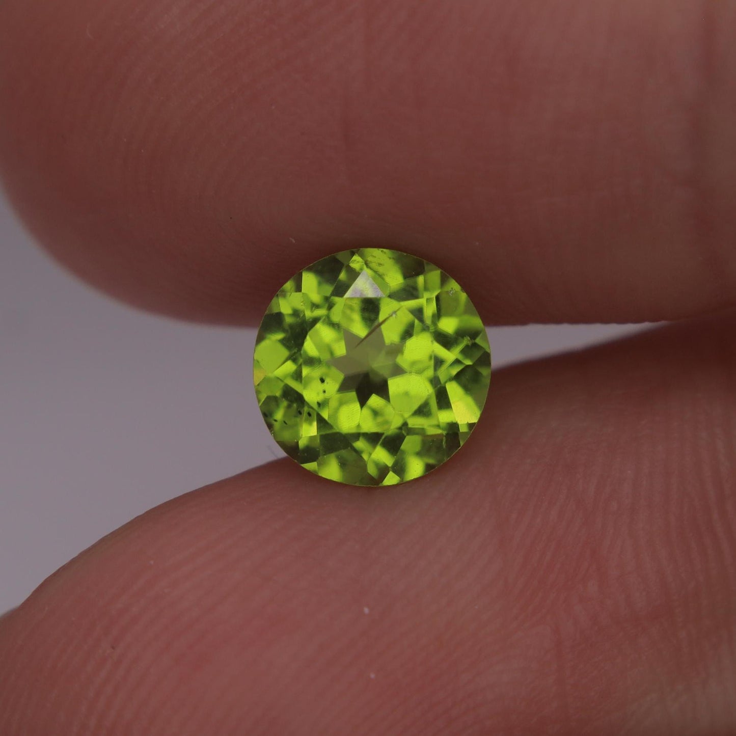 1.6 Carat Peridot 7.15mm Round Cut, Yellow Green, Faceted Loose Natural Gemstone