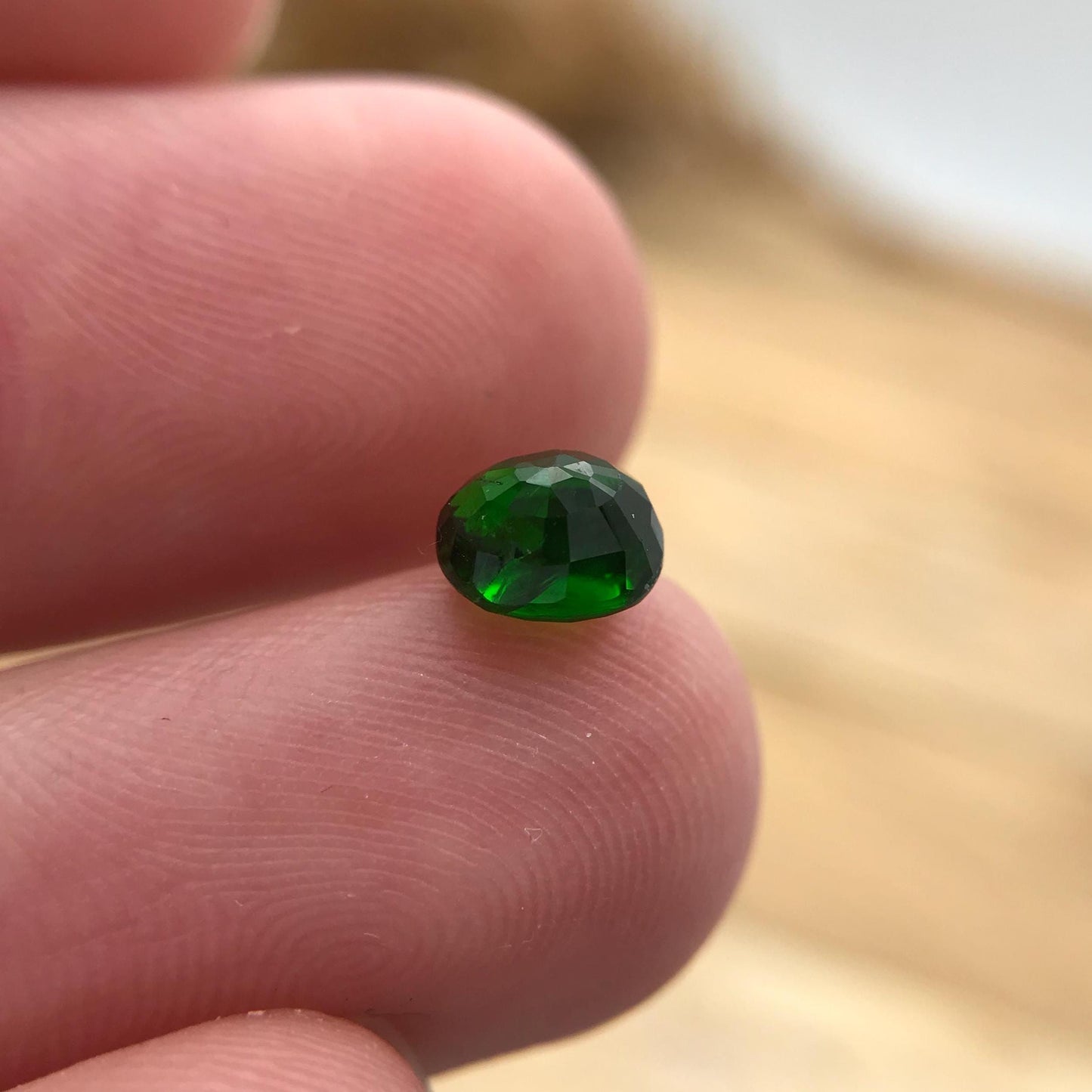 Green Diopside 1.08 carat, Oval Cut 6x5mm loose Gemstone Faceted Natural  Gem