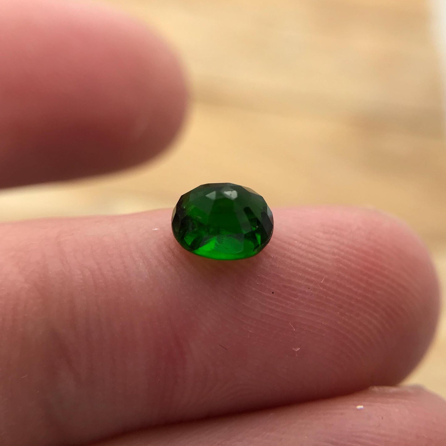 Green Diopside 1.08 carat, Oval Cut 6x5mm loose Gemstone Faceted Natural  Gem