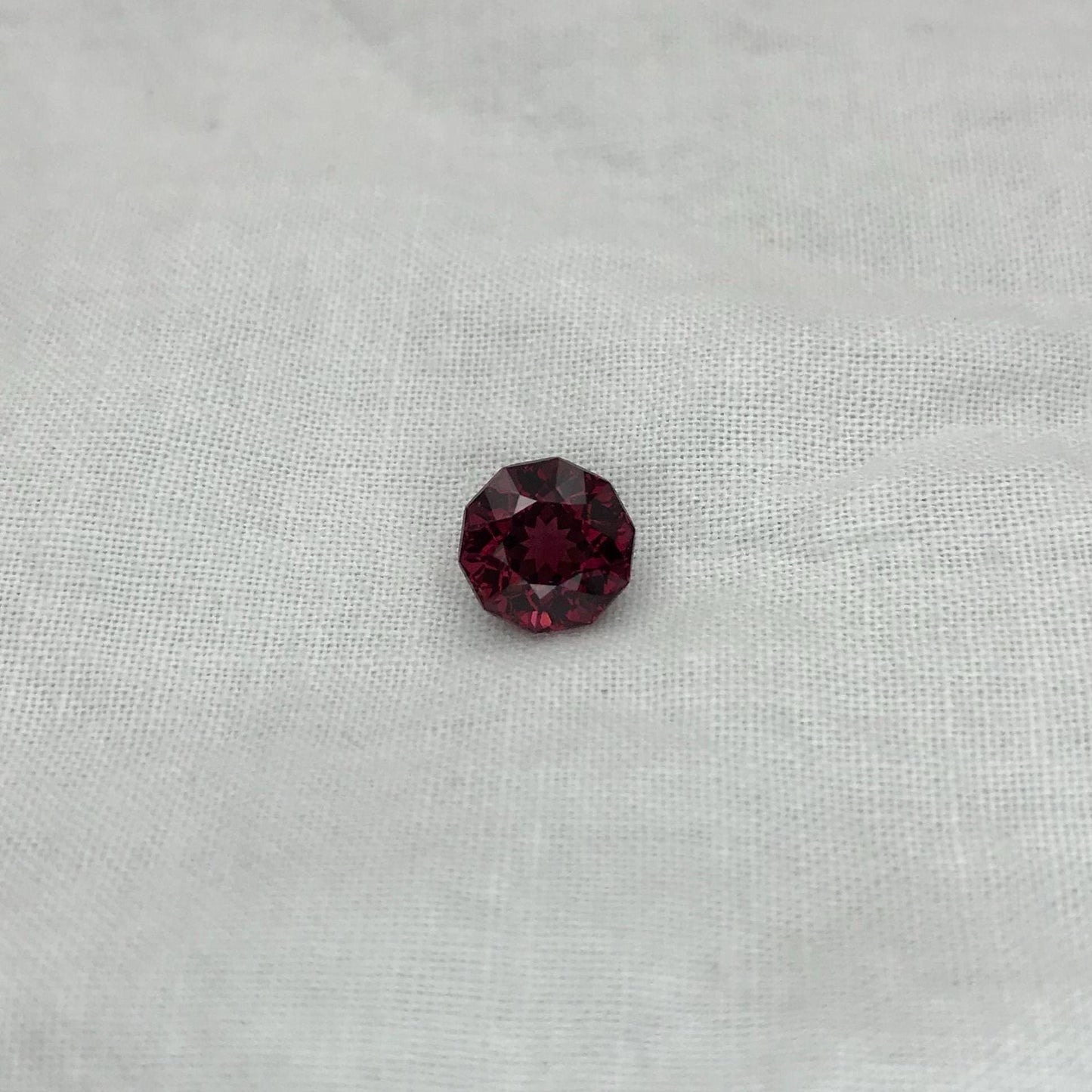 Pretty Rhodolite Garnet 2.39 Carat 7.5mm roun Octagon Cut, Facet Loose  Garnet