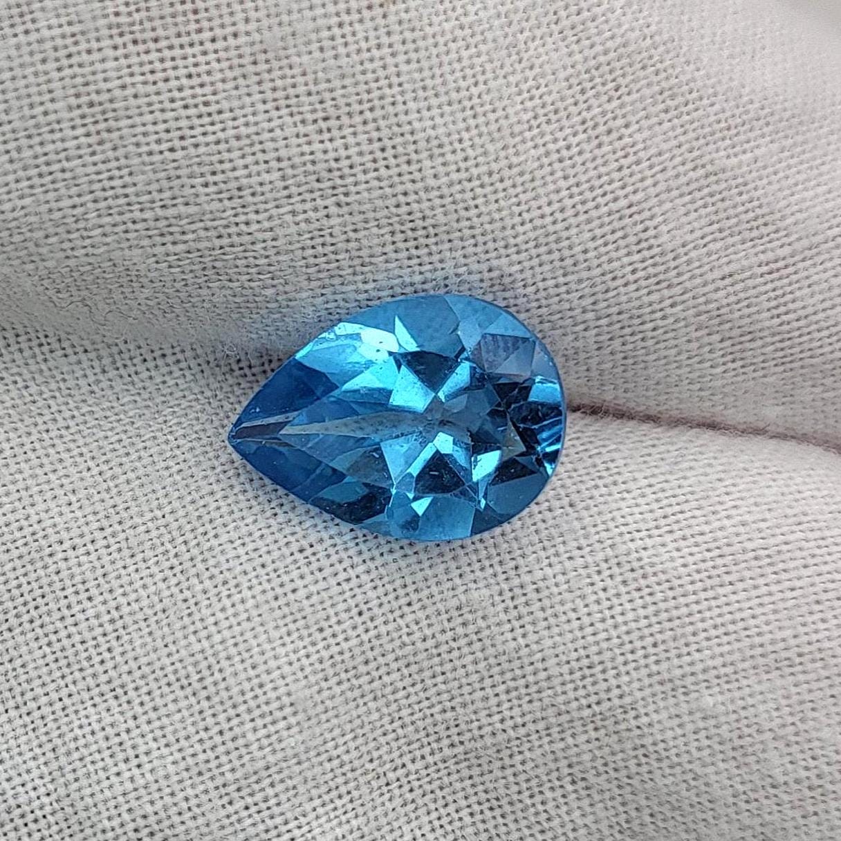 10.8x7.8mm Blue Topaz Pear Cut, 2.79 carat Loose Faceted Gem, Natural Topaz