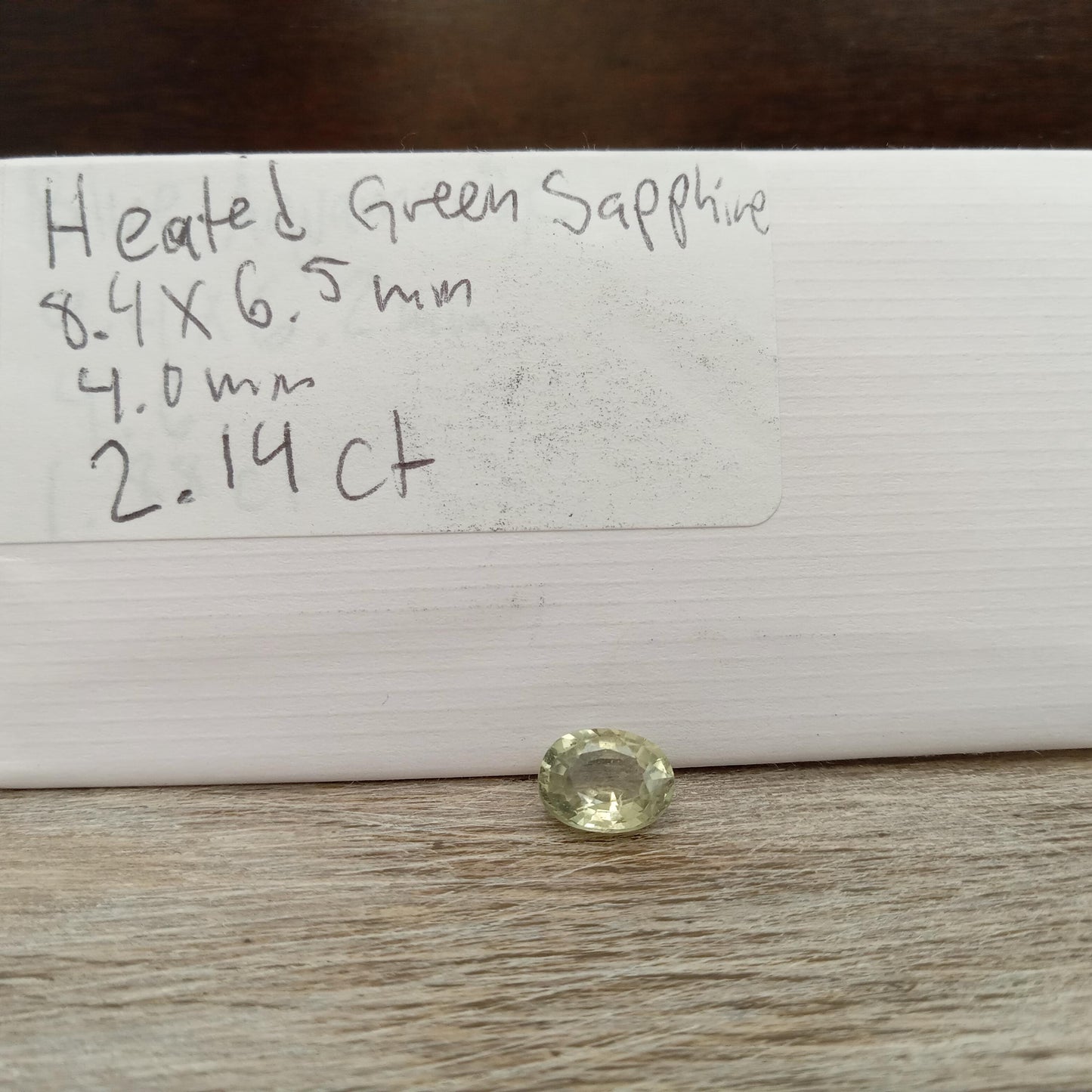 Yellow Green Sapphire 2.14 carat 8.4x6.5mm Oval Cut, Heated