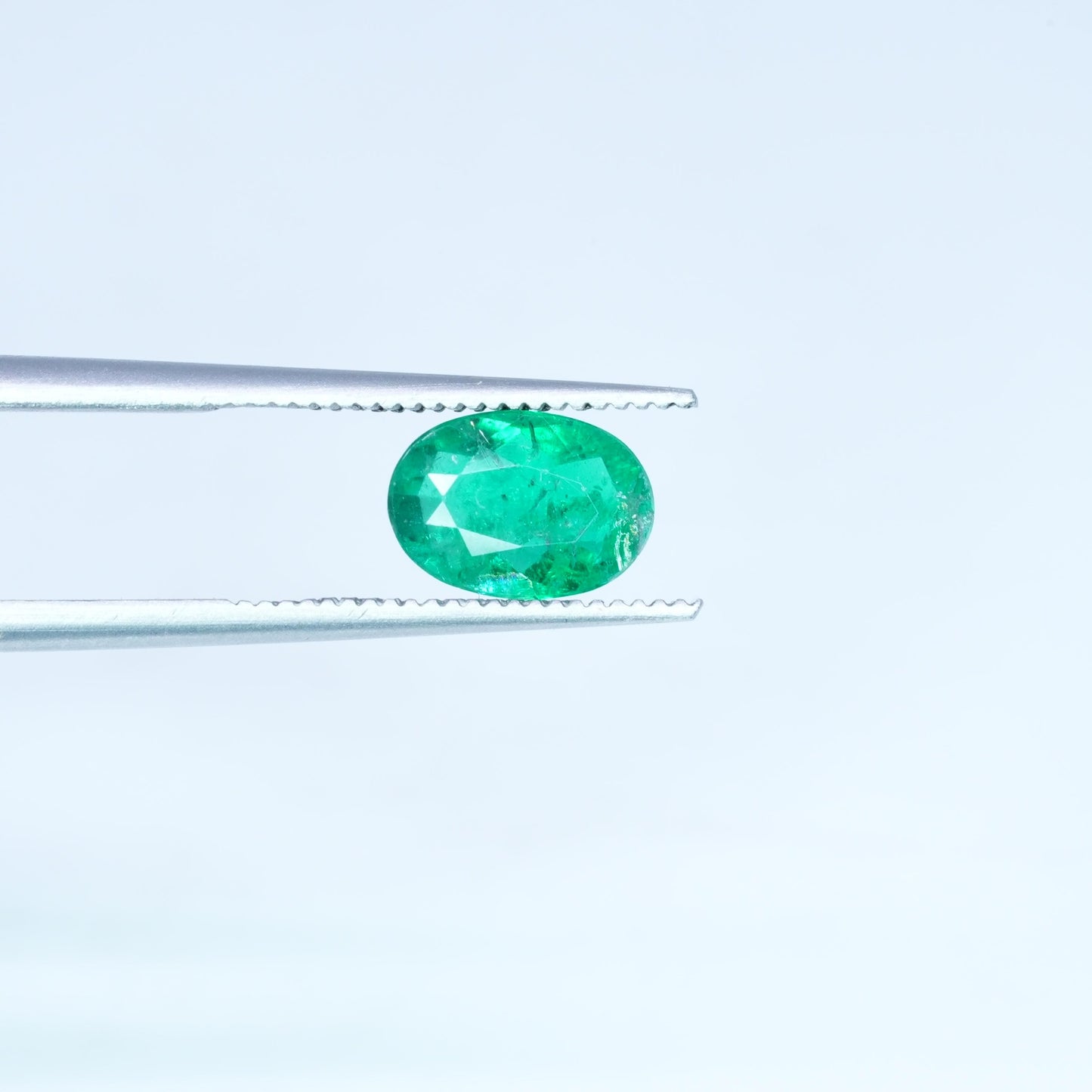 1 carat Natural Emerald 7.8x5.5mm Oval Cut