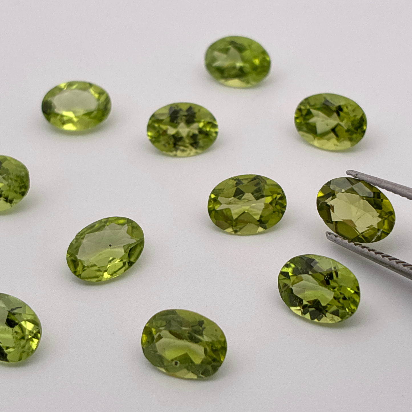 ONE 8x6mm Green Peridot Oval Cut, Faceted Loose Gemstone