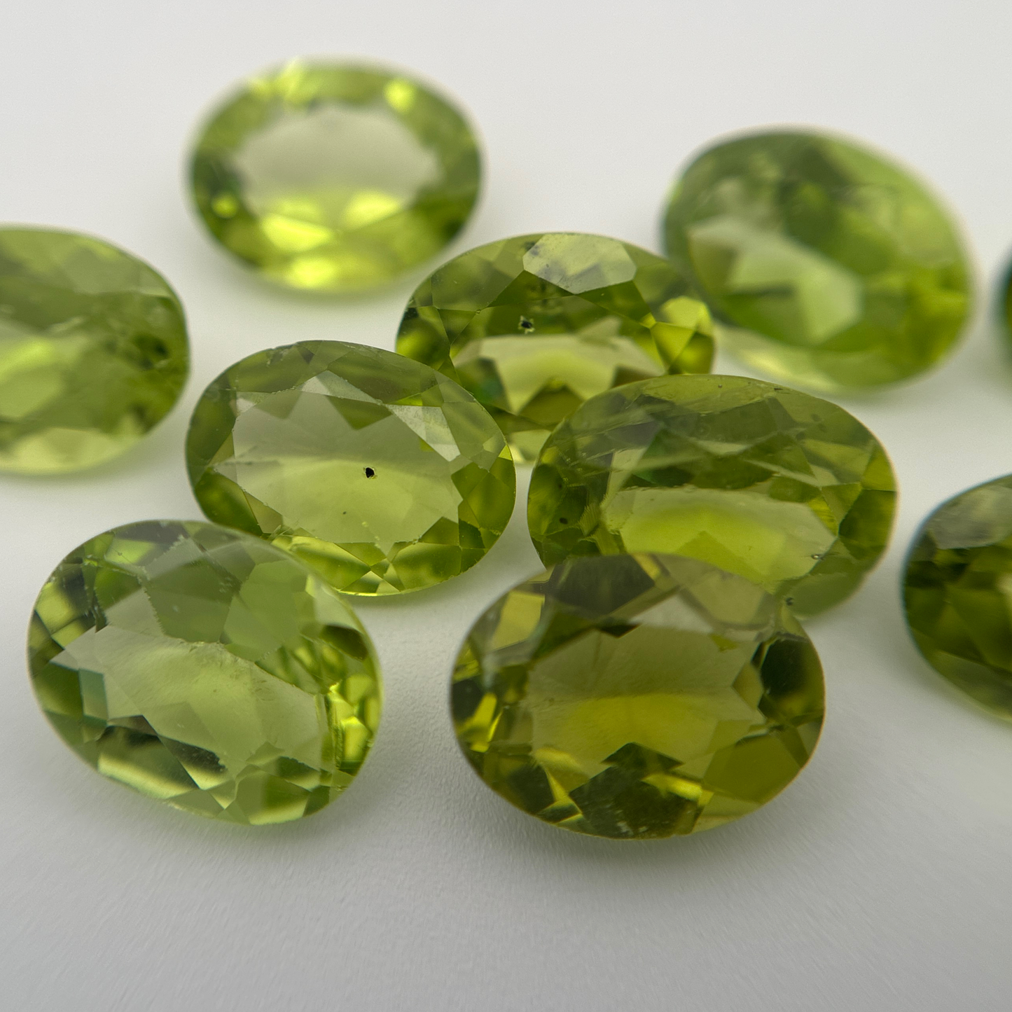 ONE 8x6mm Green Peridot Oval Cut, Faceted Loose Gemstone