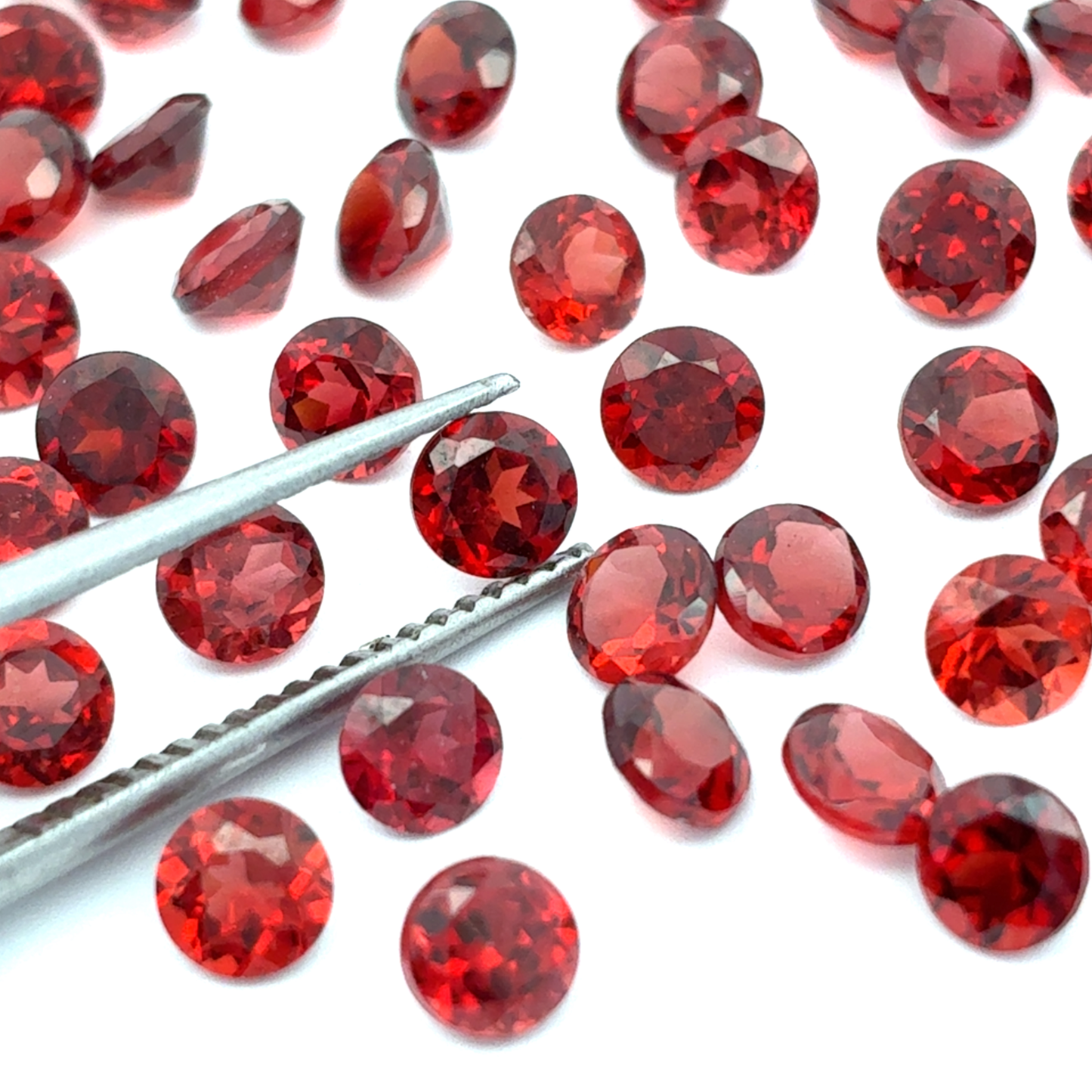 ONE 4mm Red Garnet Round Cut